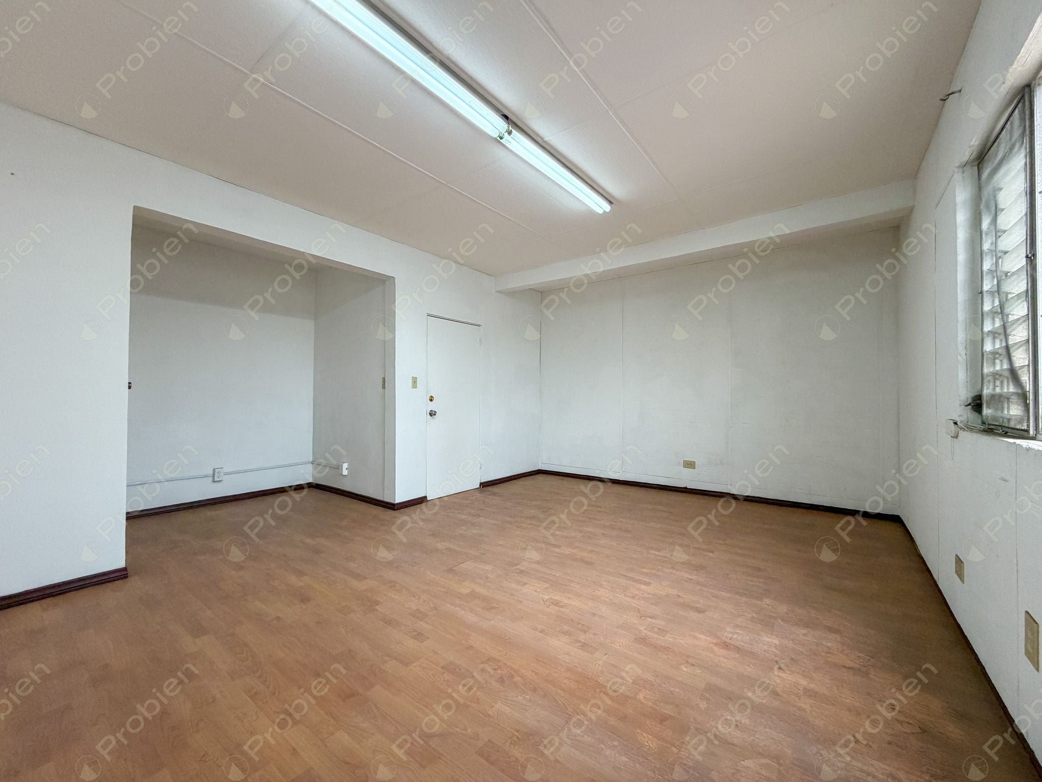 Local / Oficina comercial en renta en Calle Cuarta, Zona Centro de Tijuana, segunda planta - Foto 6 de 8