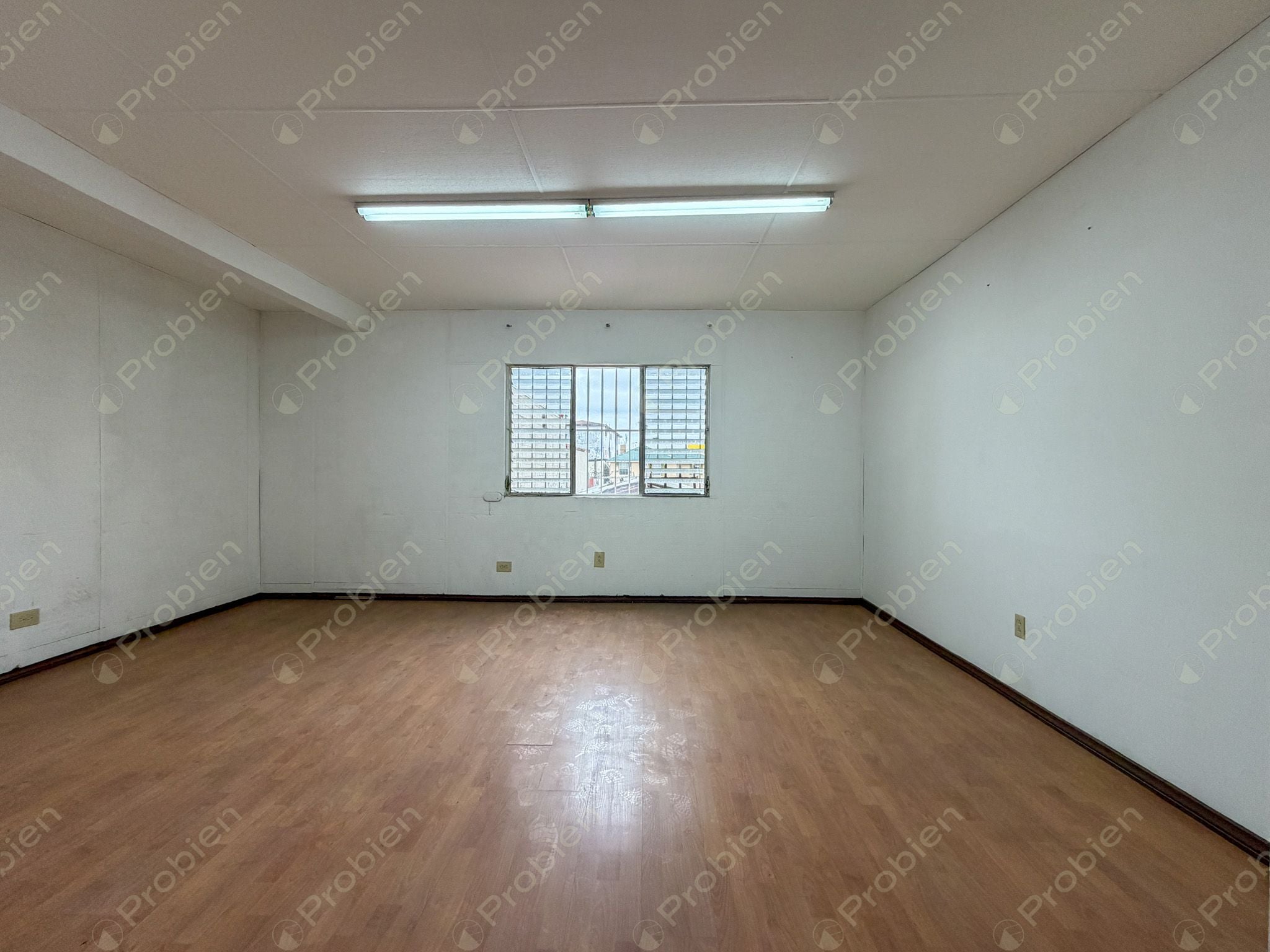 Local / Oficina comercial en renta en Calle Cuarta, Zona Centro de Tijuana, segunda planta - Foto 7 de 8