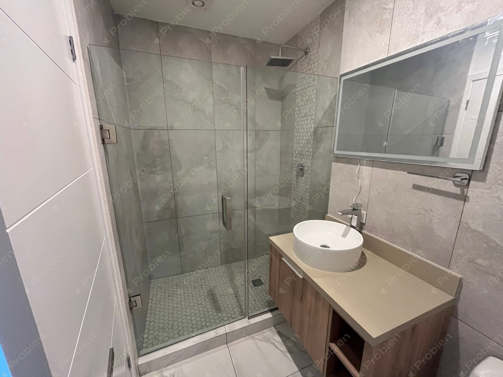 Casa nueva en renta en Uptown, Tijuana – Privada con alberca y seguridad - Foto 3 de 24