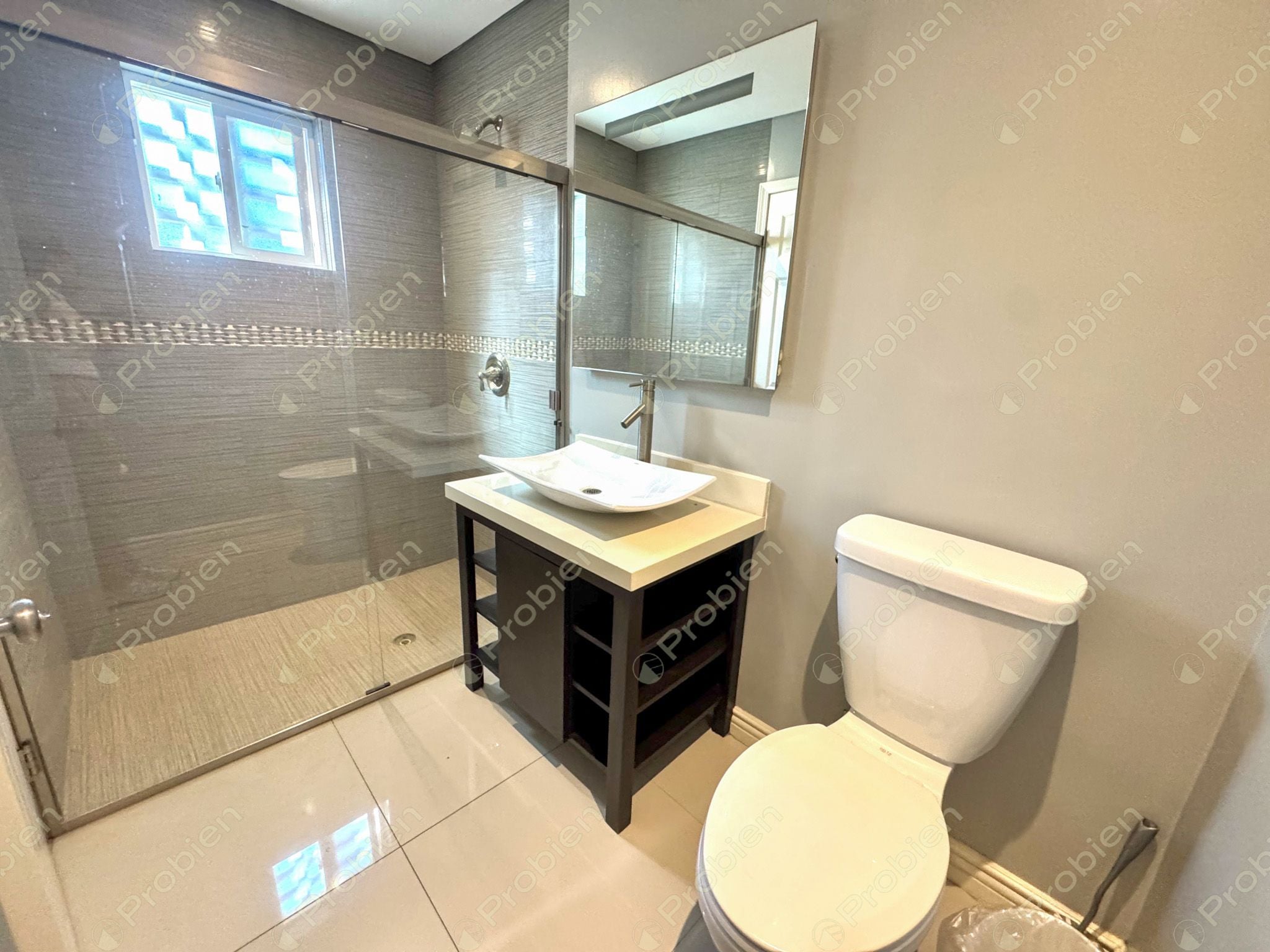 Casa en venta en La Mesa, de un piso en calle cerrada con excelente ubicación en Tijuana - Foto 7 de 12