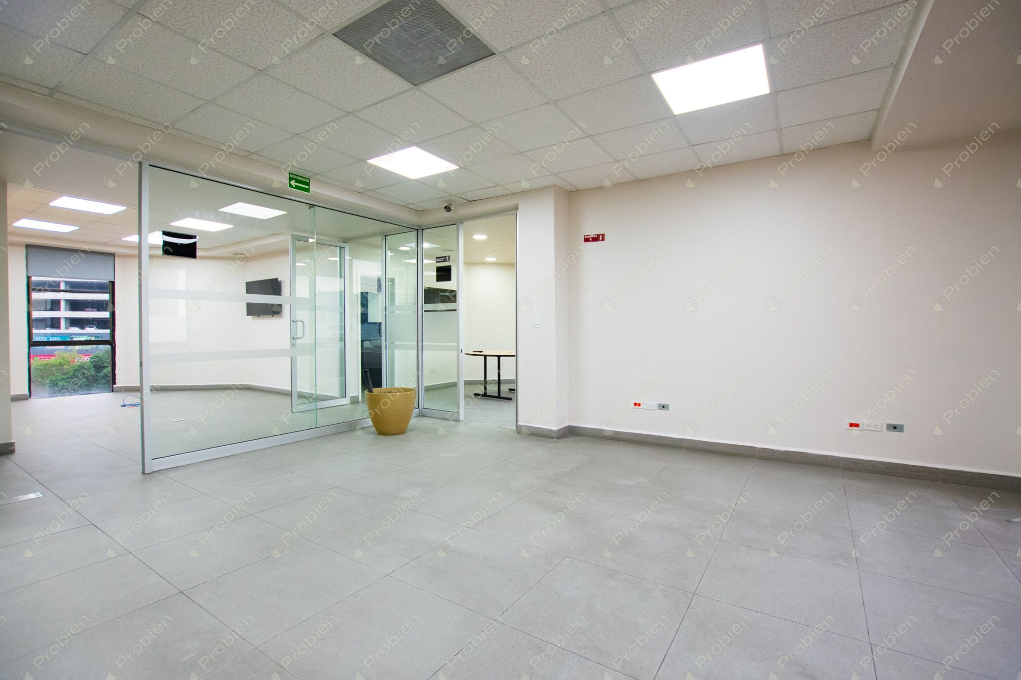 Oficina en venta en Zona Río, Tijuana, sobre Av. Luis Cabrera - Foto 8 de 20