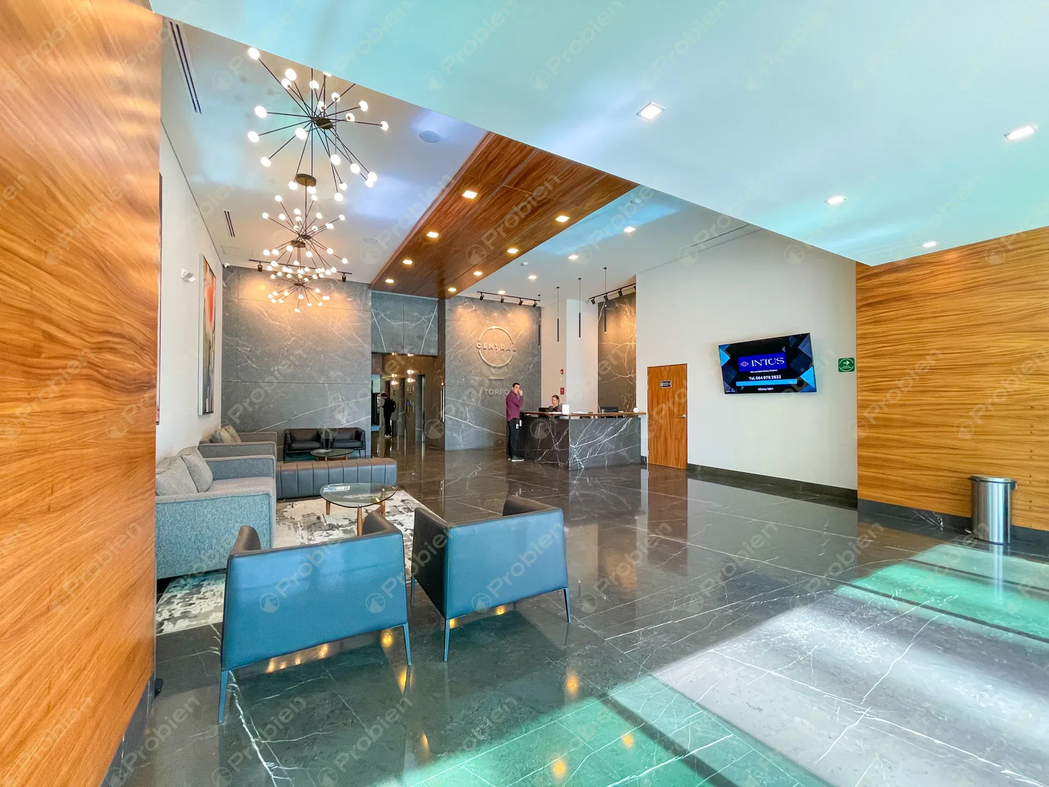 Consultorio médico en renta - Plaza Toreo City Complex Blvd. Agua Caliente