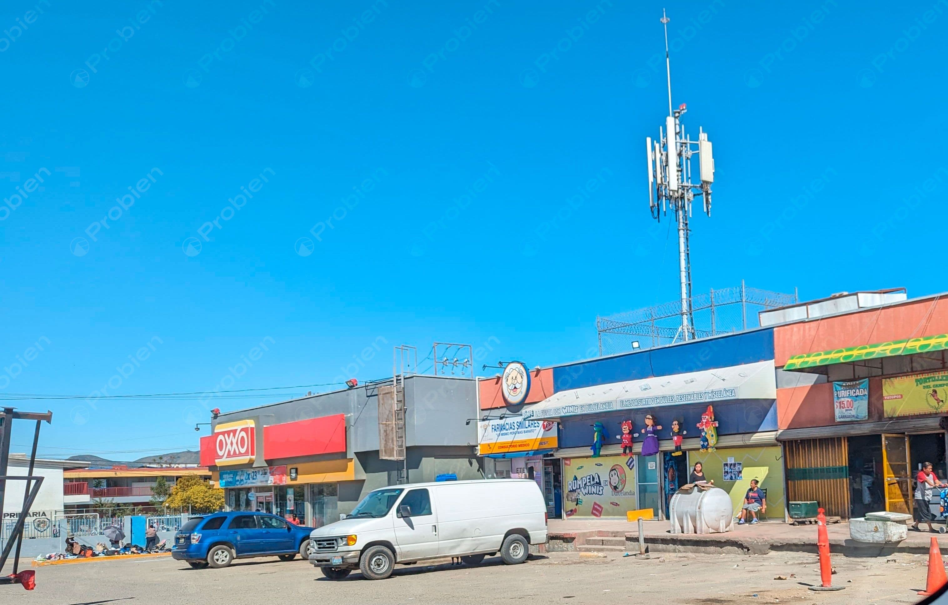 Centro comercial en Venta - Villas del Campo