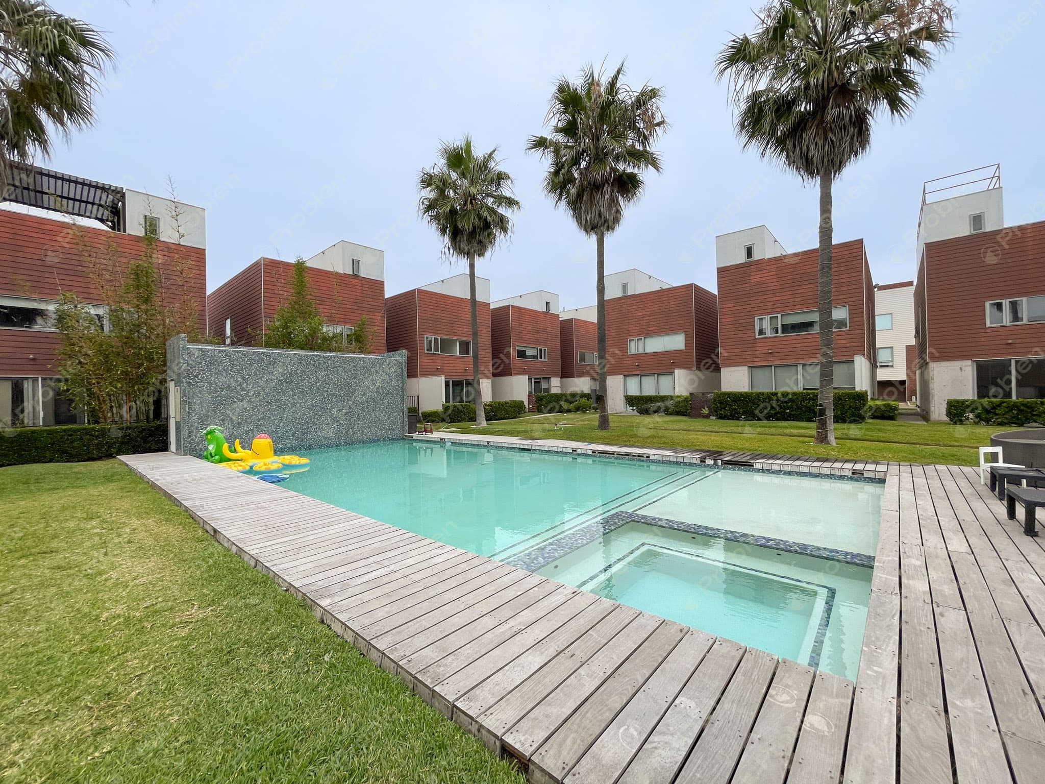 Hermoso Townhouse en Renta / Venta en The Park at Malibú con Vista al Mar desde el Roof Deck