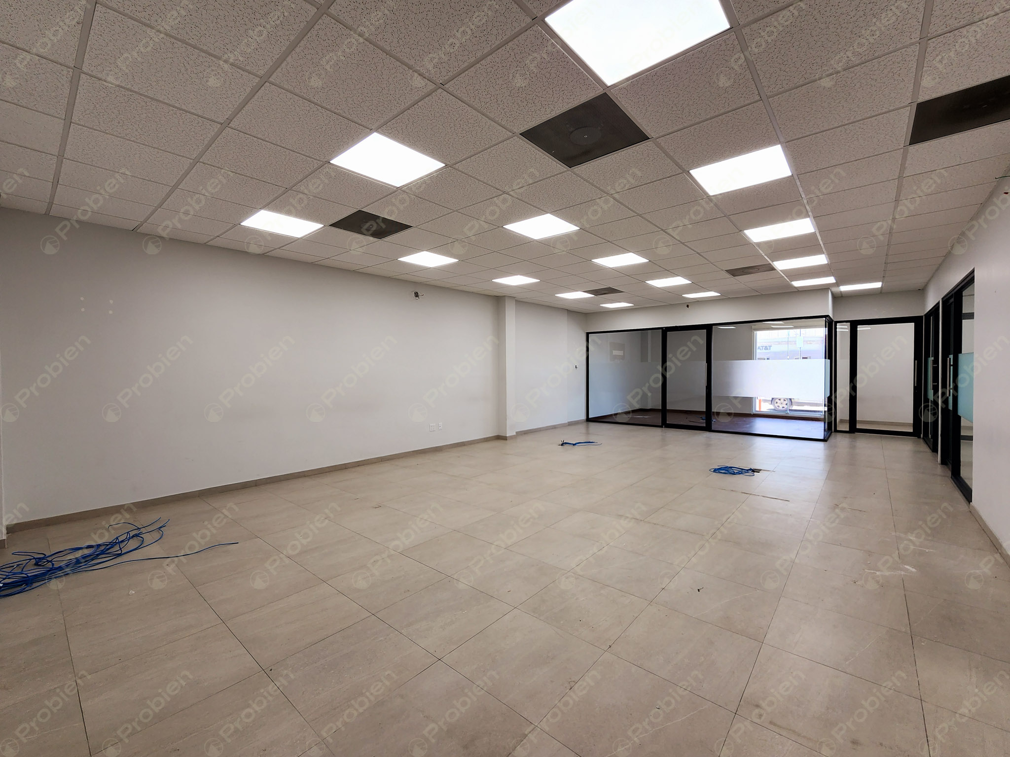 Local Comercial en Renta – Excelente Ubicación en Plaza Domino - Foto 3 de 14