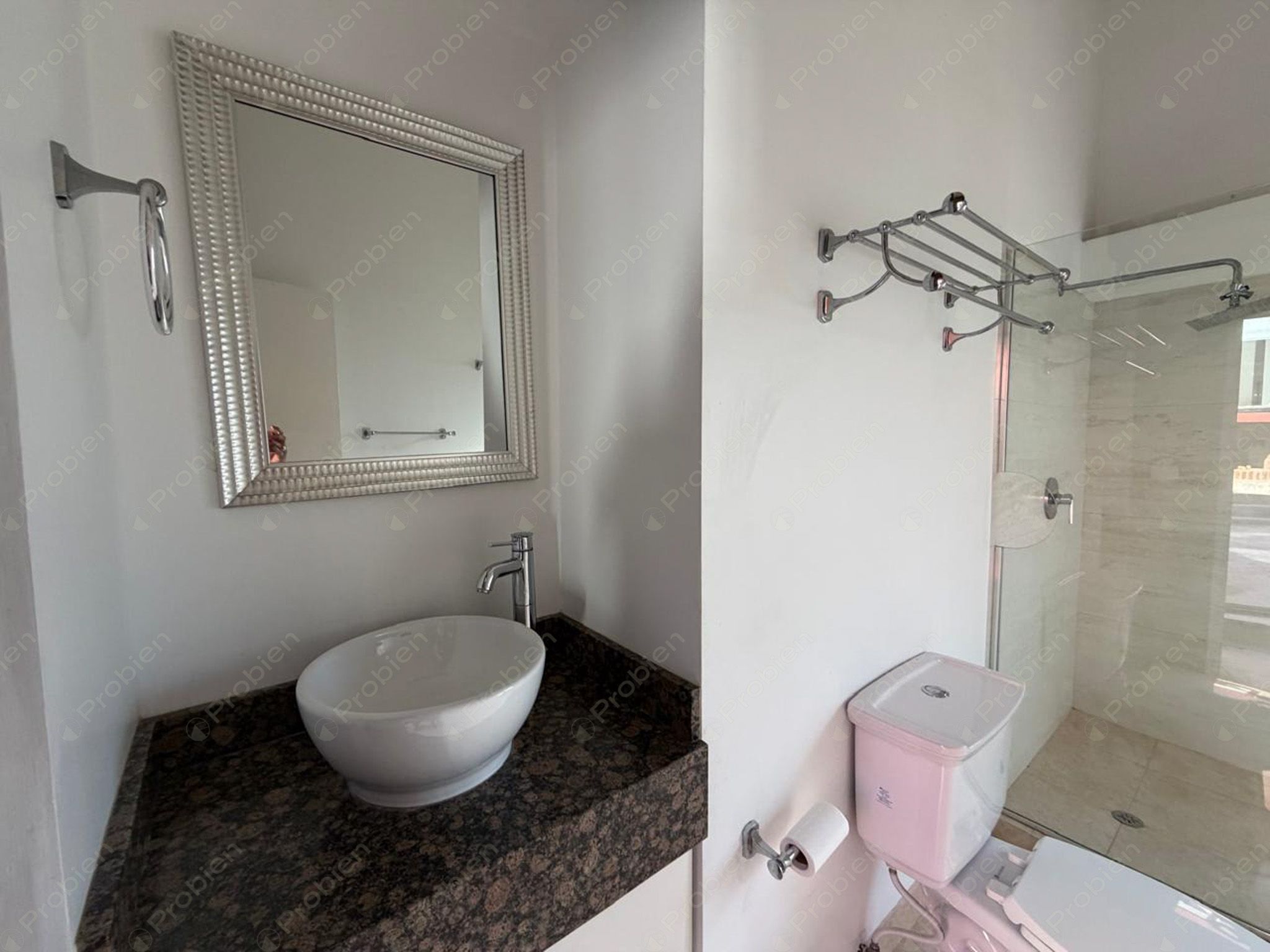 Casa en Renta en Lomas de Aguacaliente – Zona Residencial Tranquila y Bien Ubicada - Foto 13 de 24