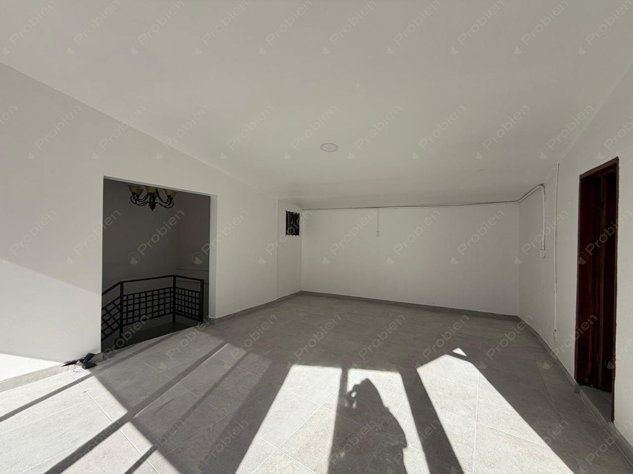 Casa en Renta en Lomas de Aguacaliente – Zona Residencial Tranquila y Bien Ubicada - Foto 9 de 24