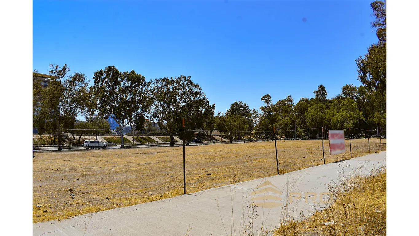 Terreno Comercial en Venta en AV. PADRE KINO