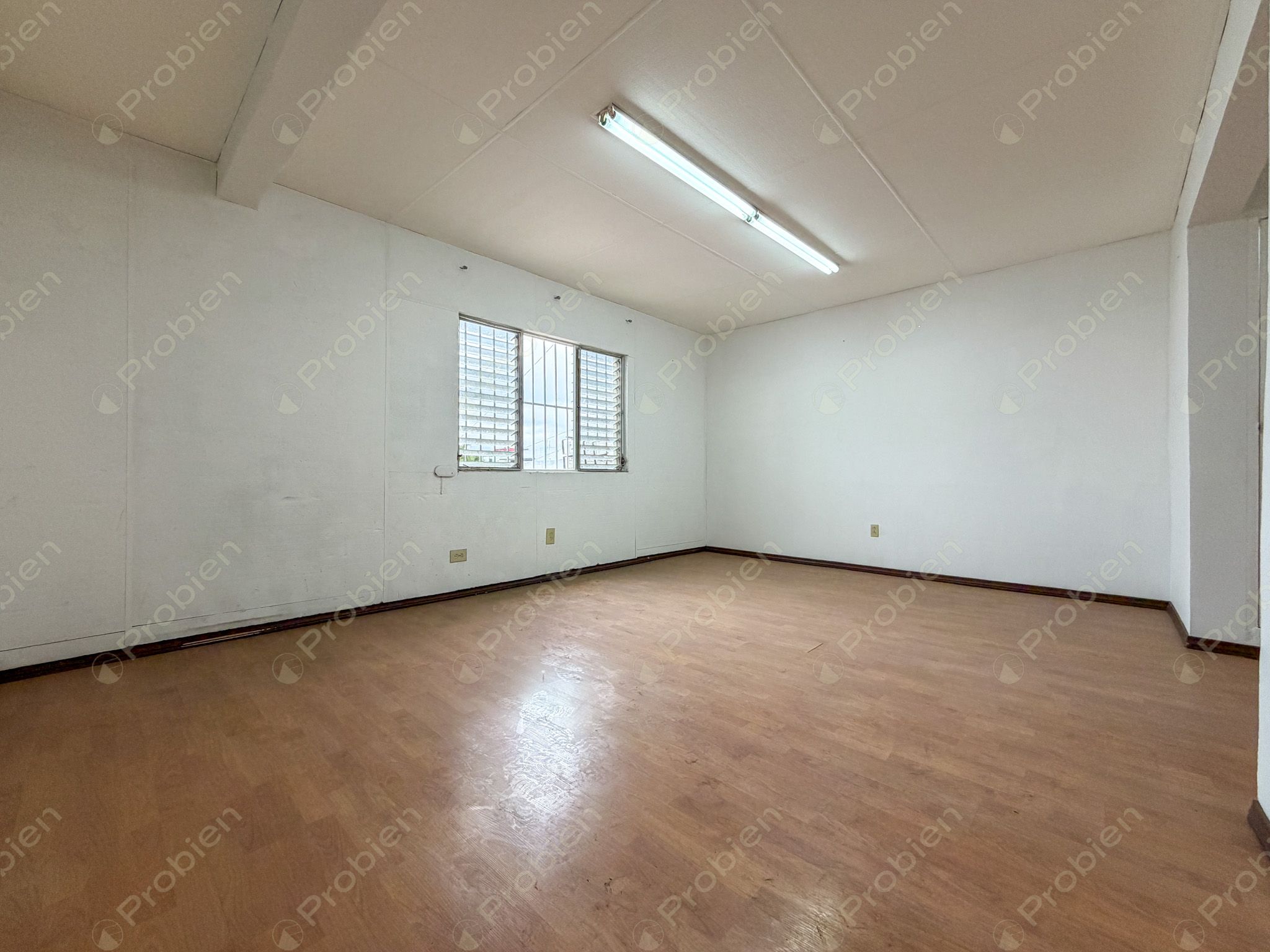 Local / Oficina comercial en renta en Calle Cuarta, Zona Centro de Tijuana, segunda planta - Foto 4 de 7