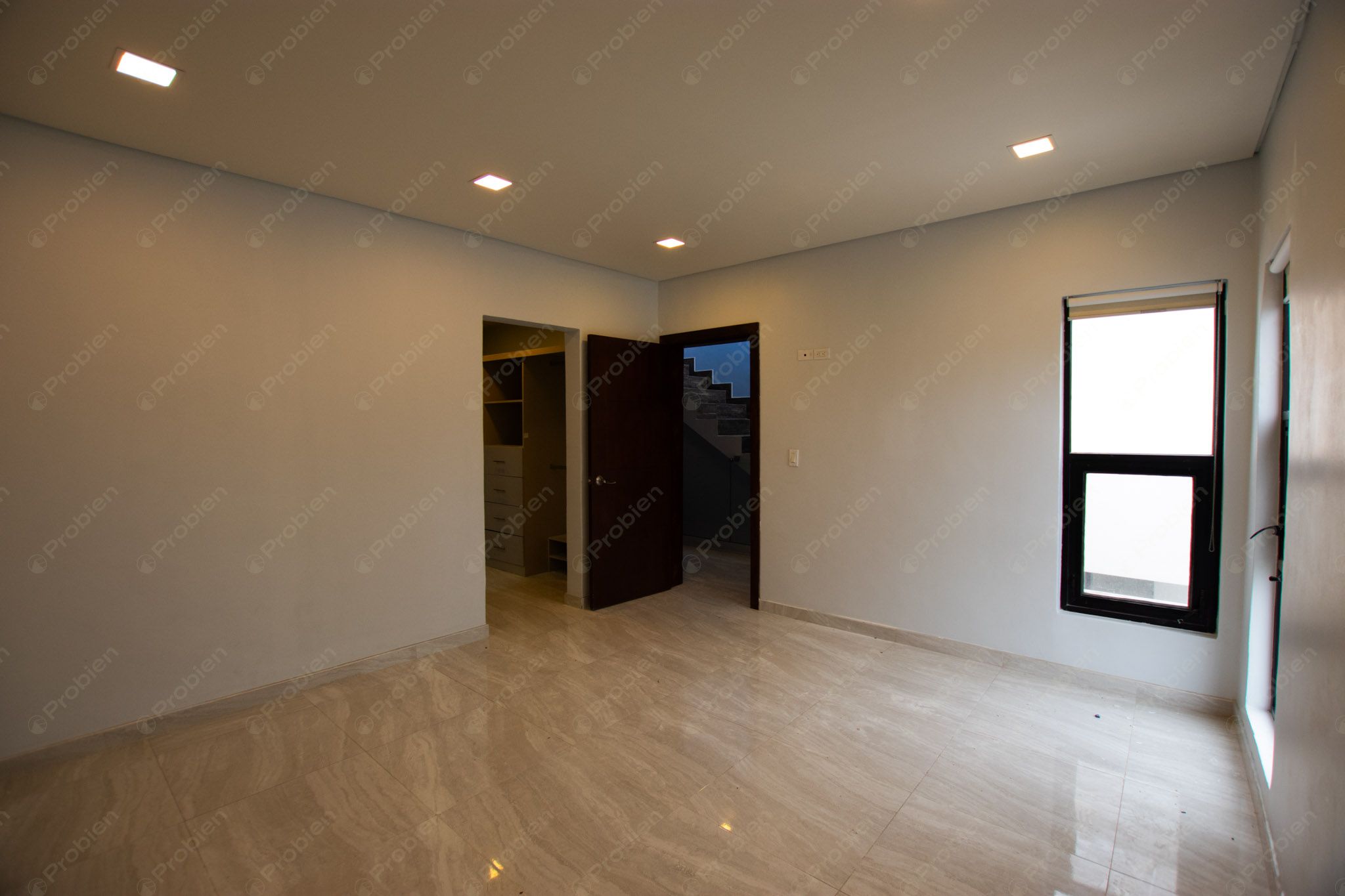 Moderna Casa en Renta en Rosarito – 3 Niveles, Terraza y Amplio Patio - Foto 21 de 22