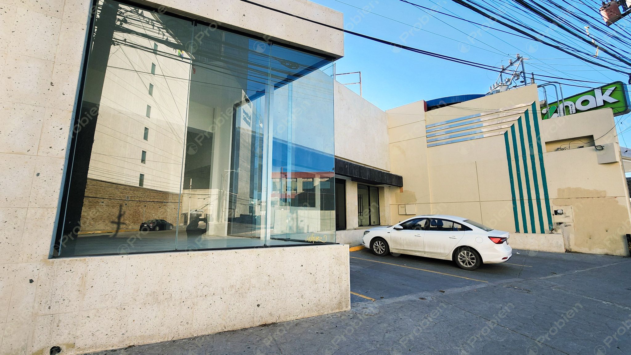 Bodega o Local Comercial en Venta / Renta - Blvd. Agua Caliente - Foto 2 de 11