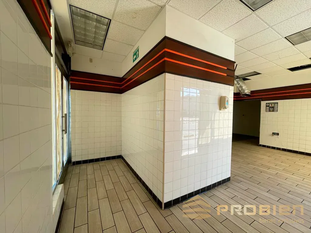 Plaza comercial en renta- Col. Aeropuerto (Plaza Aeropuerto) - Foto 3 de 11