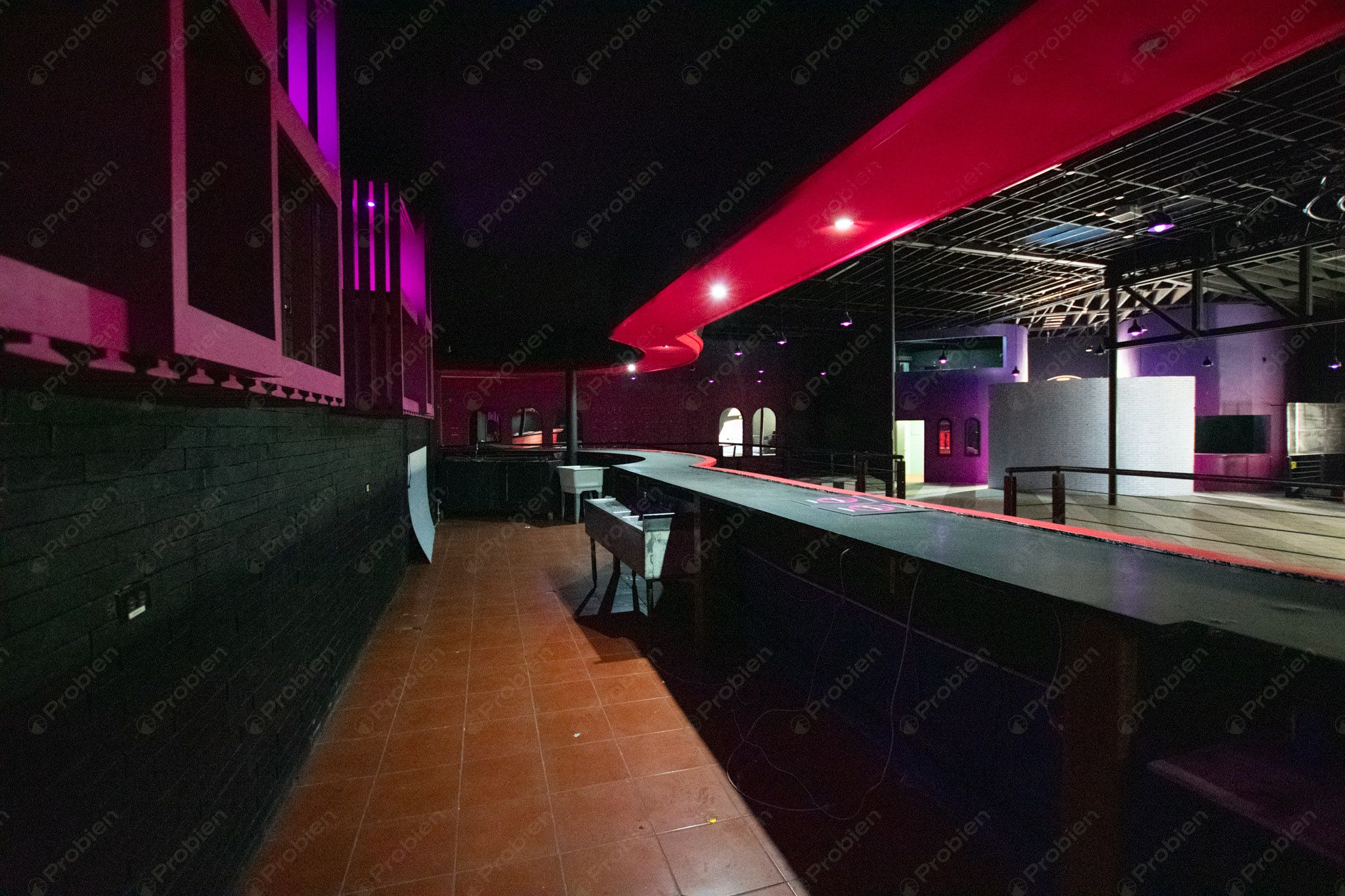 Local Comercial en Renta en El Foro – Zona Centro Tijuana, 980 m² en el Icónico Palacio Jai Alai - Foto 14 de 30