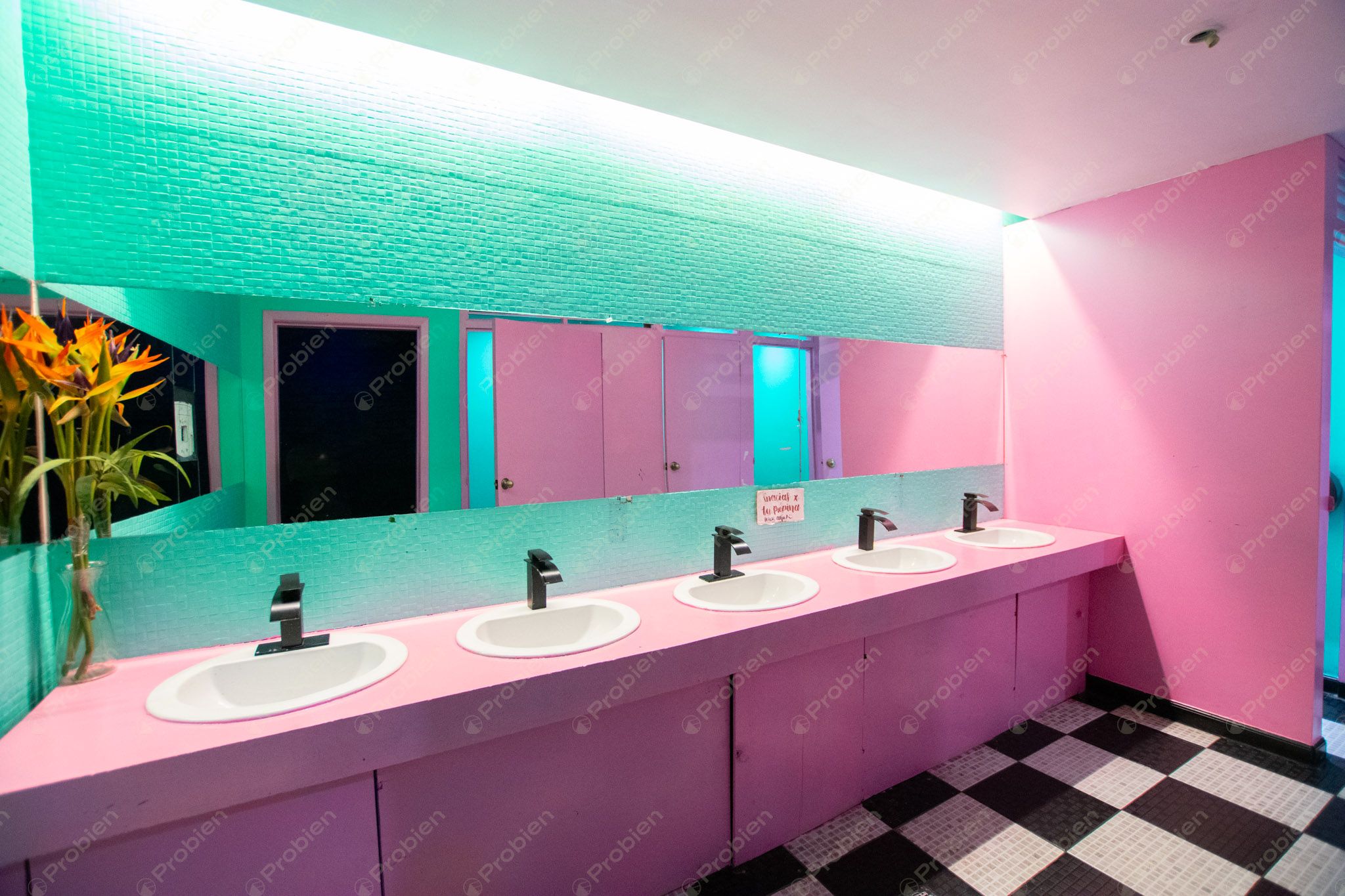 Local Comercial en Renta en El Foro – Zona Centro Tijuana, 980 m² en el Icónico Palacio Jai Alai - Foto 15 de 30