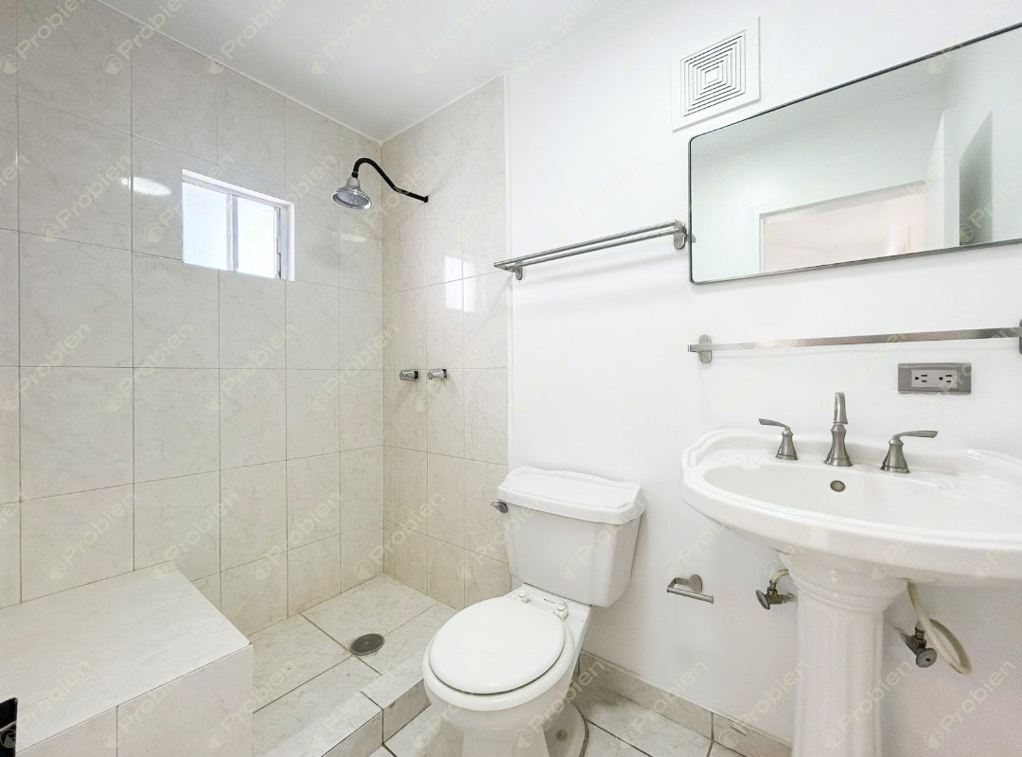 Casa en Venta en Playas de Tijuana – 3 Recámaras y 3 Estacionamientos - Foto 7 de 10