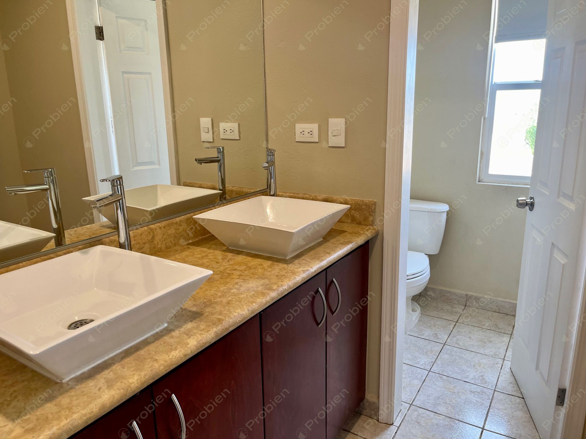 Hermosa Casa en Renta en La Cúspide – Vista al Mar y Terraza con Pérgola - Foto 9 de 19