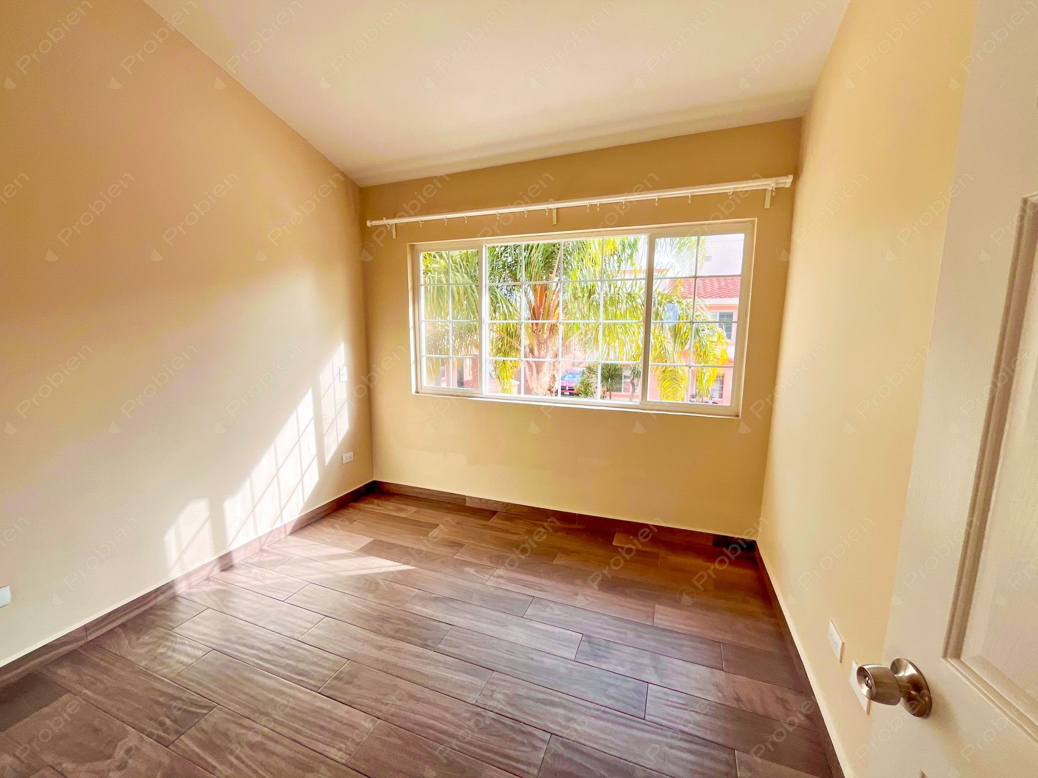 Hermosa Casa en Renta en La Cúspide – Vista al Mar y Terraza con Pérgola - Foto 11 de 19