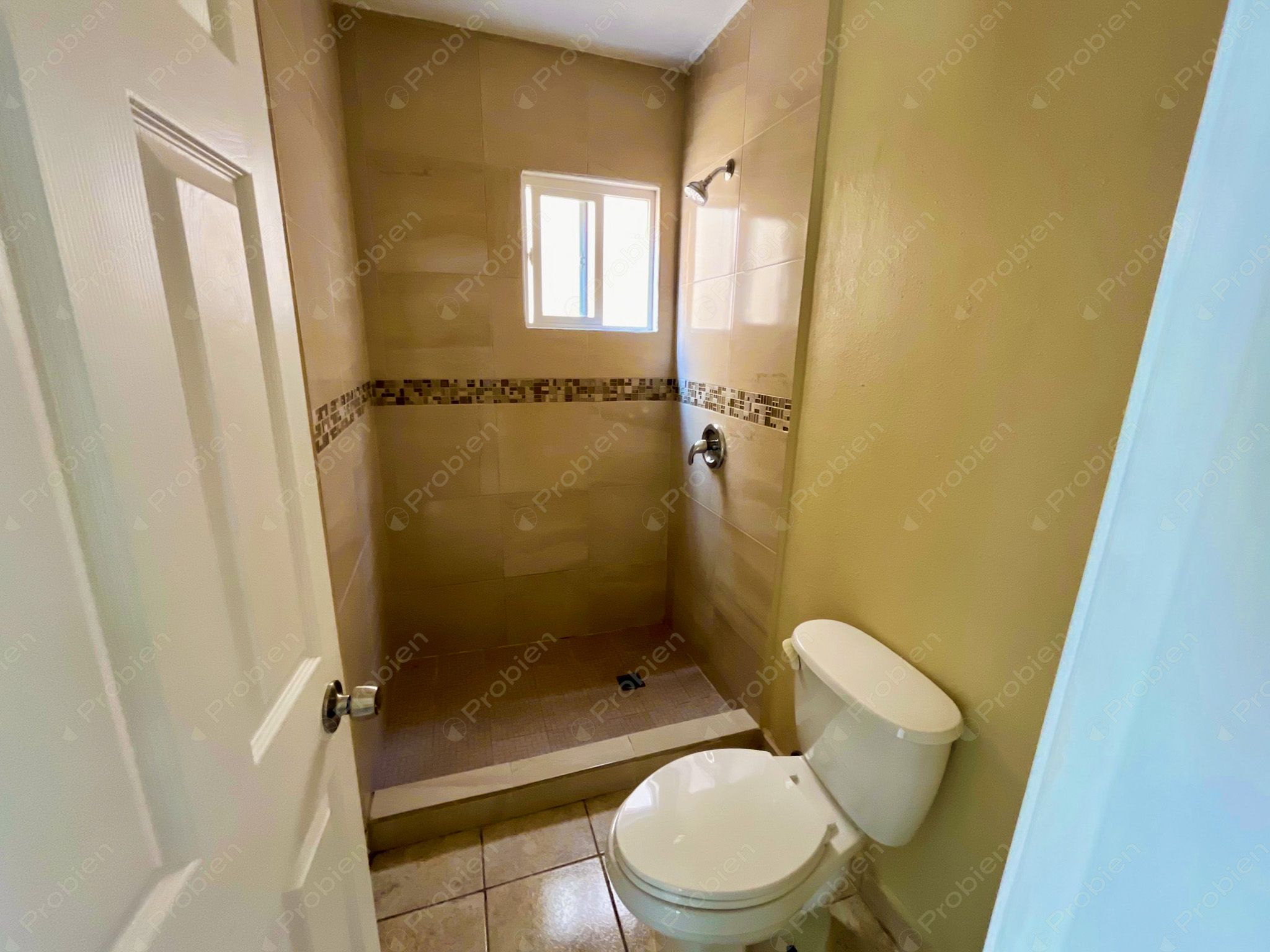 Hermosa Casa en Renta en La Cúspide – Vista al Mar y Terraza con Pérgola - Foto 14 de 19