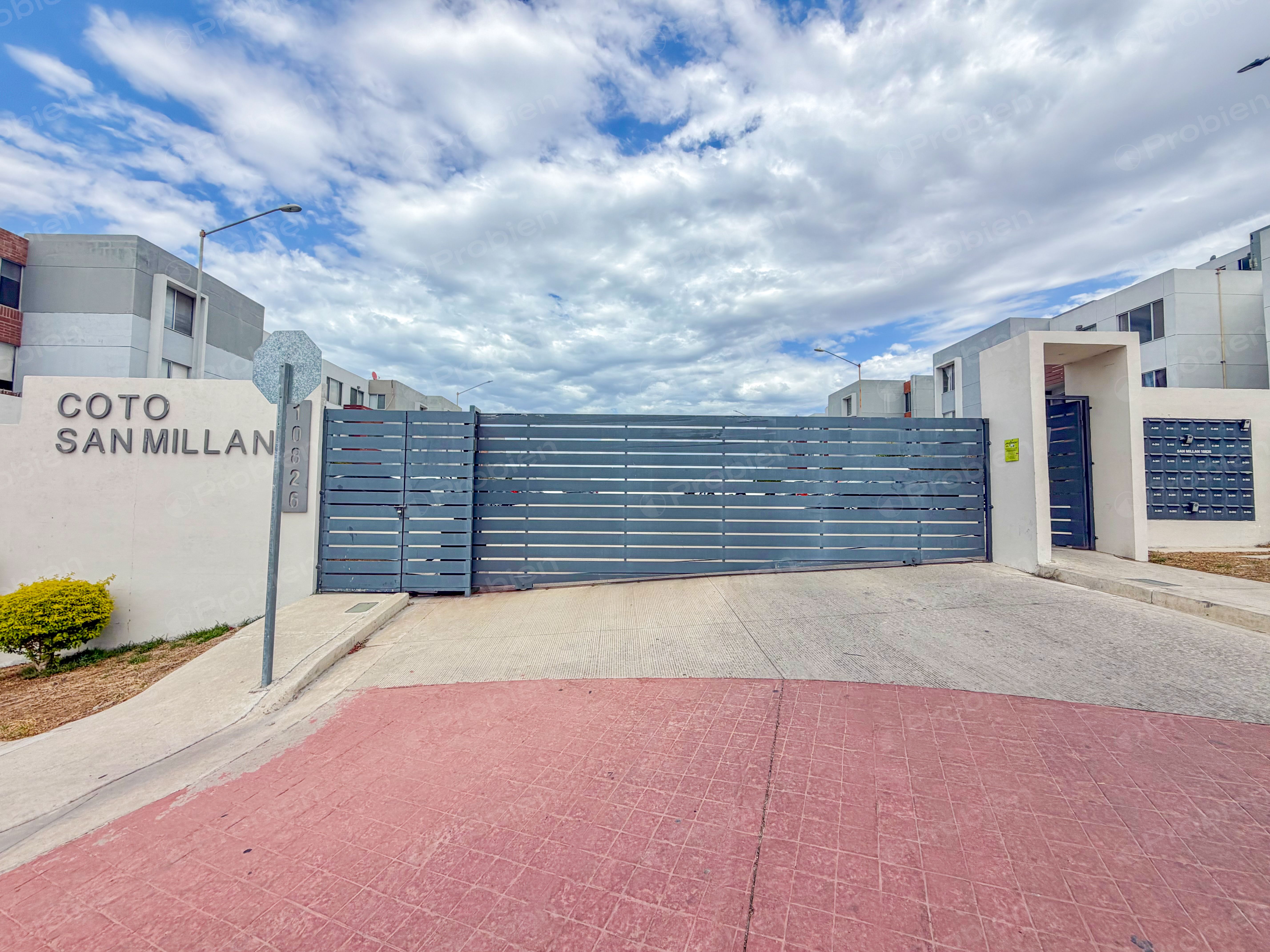 Departamento en Renta en La Rioja, Tijuana | 3 Recámaras, 2 Baños y 2 Estacionamientos - Foto 2 de 15