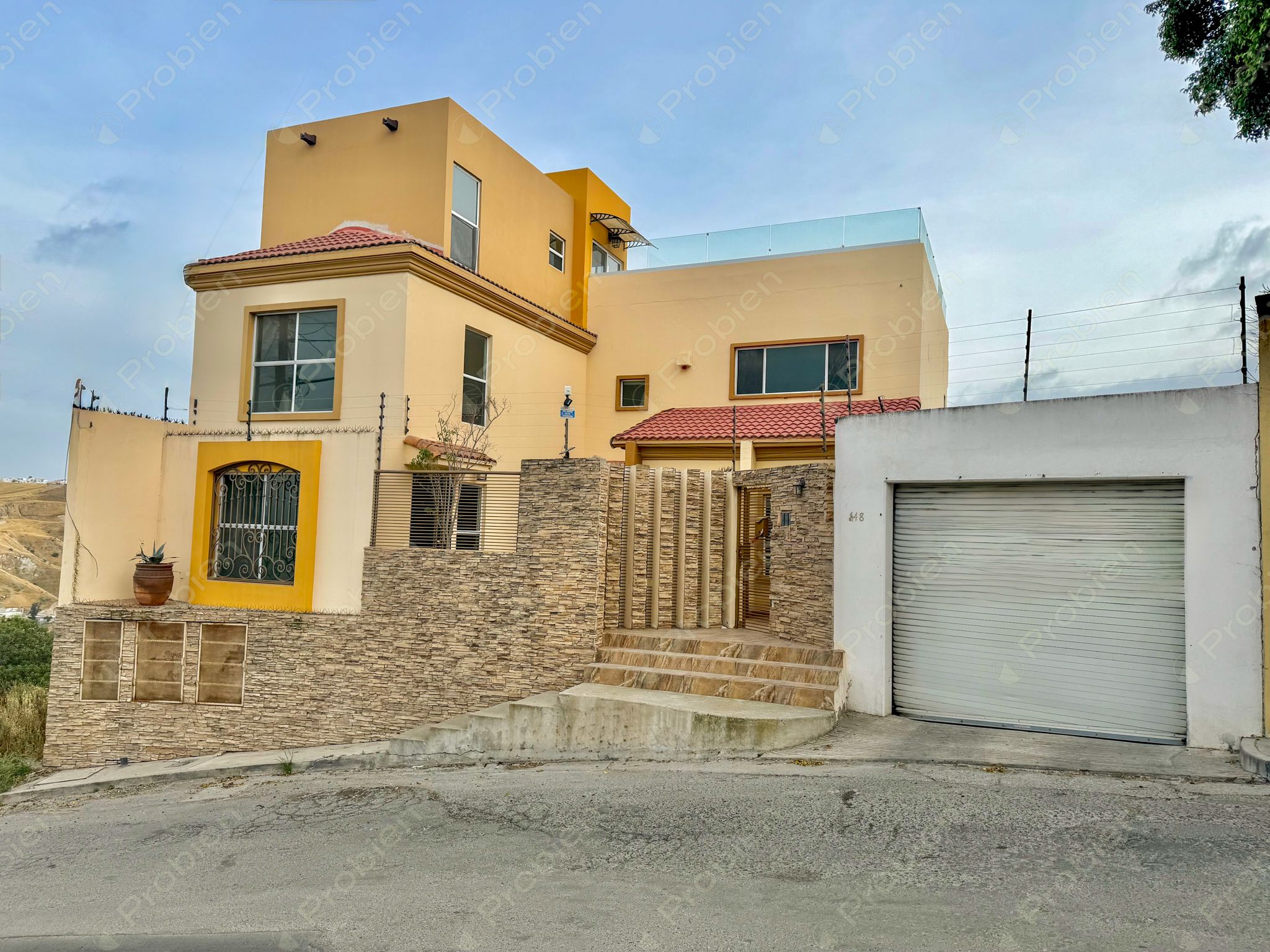 Casa en renta en Fraccionamiento Monterrey con roof top y amplios espacios - Foto 1 de 31
