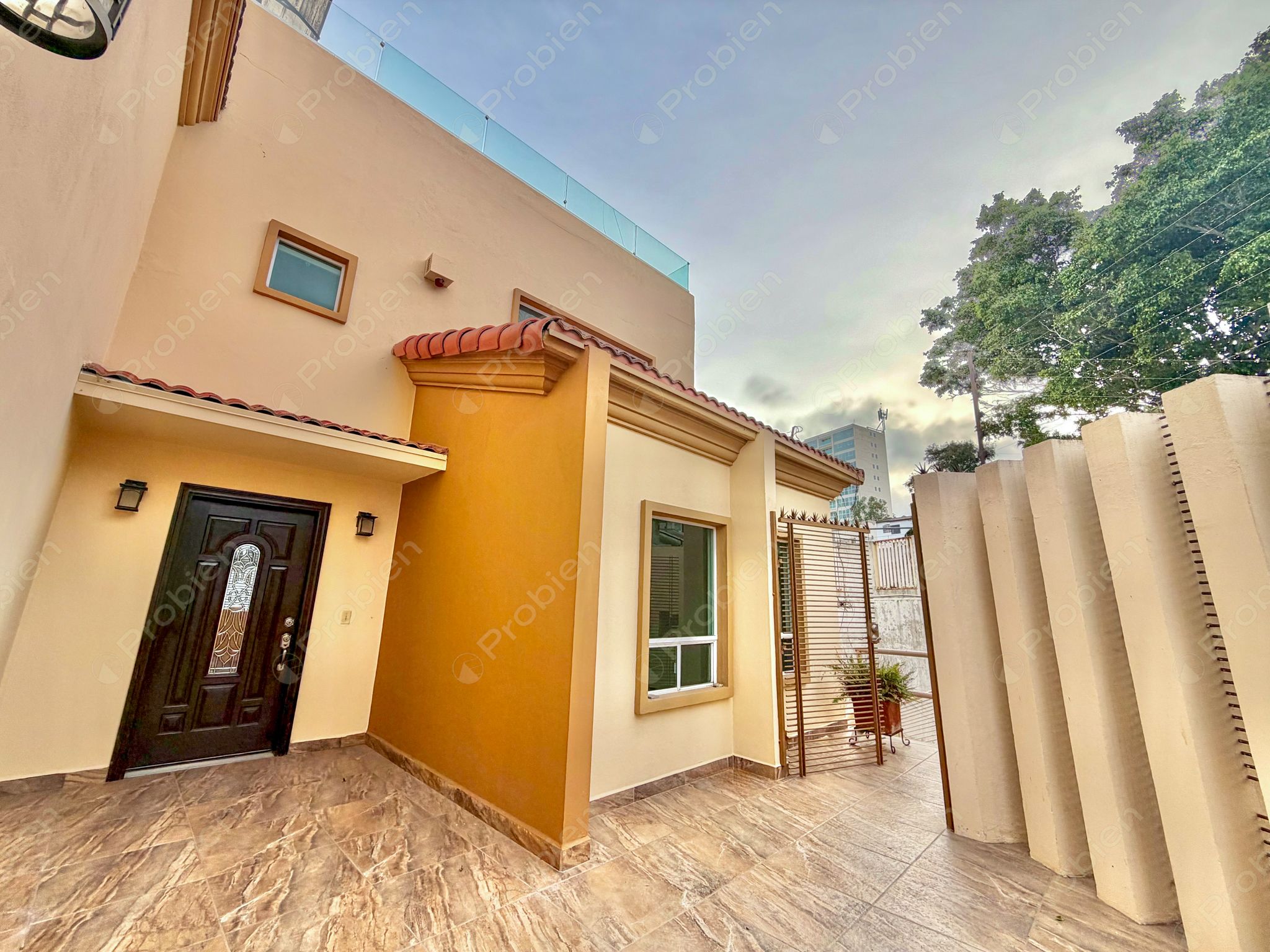 Casa en renta en Fraccionamiento Monterrey con roof top y amplios espacios - Foto 4 de 31