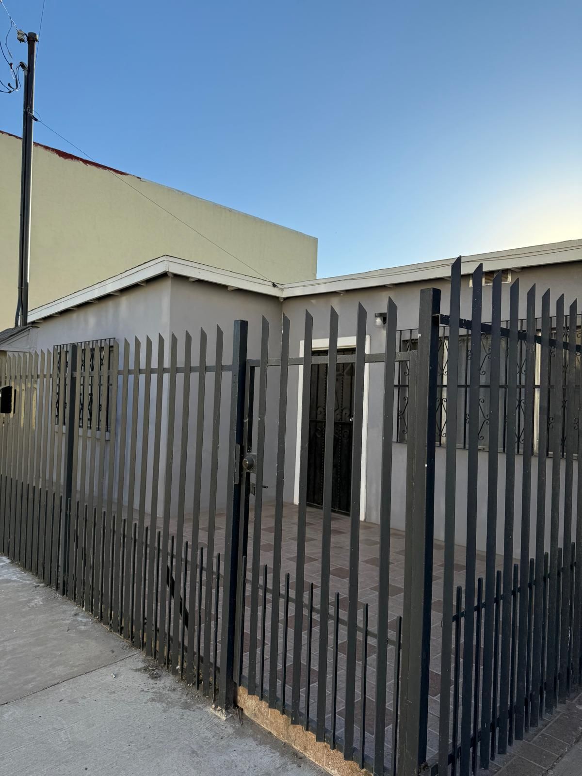 Casa en renta de una planta en Los Alamos — práctica, cómoda y bien iluminada - Foto 2 de 17