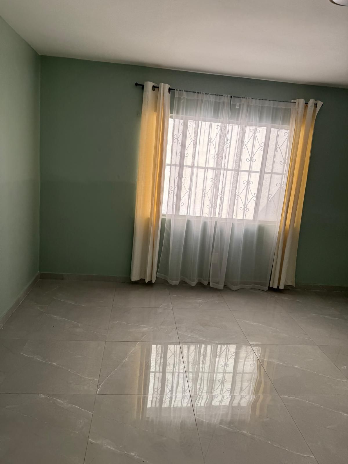 Casa en renta de una planta en Los Alamos — práctica, cómoda y bien iluminada - Foto 7 de 17