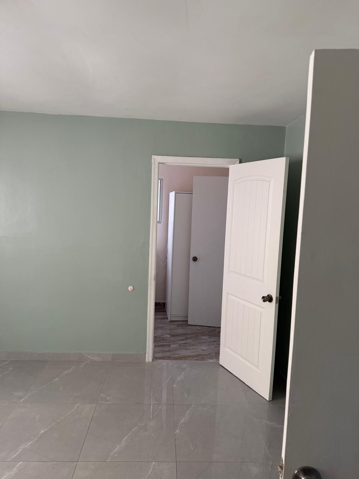 Casa en renta de una planta en Los Alamos — práctica, cómoda y bien iluminada - Foto 11 de 17