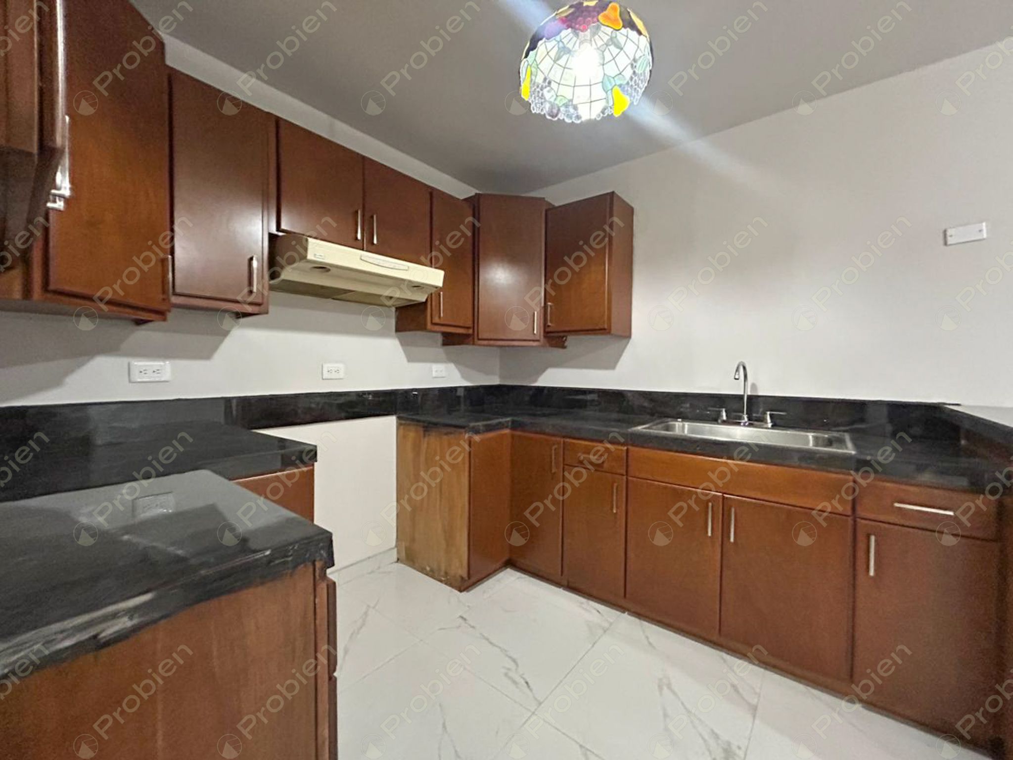 Casa en renta en Urbi Quinta Versalles en privada con 4 recámaras y seguridad - Foto 2 de 15