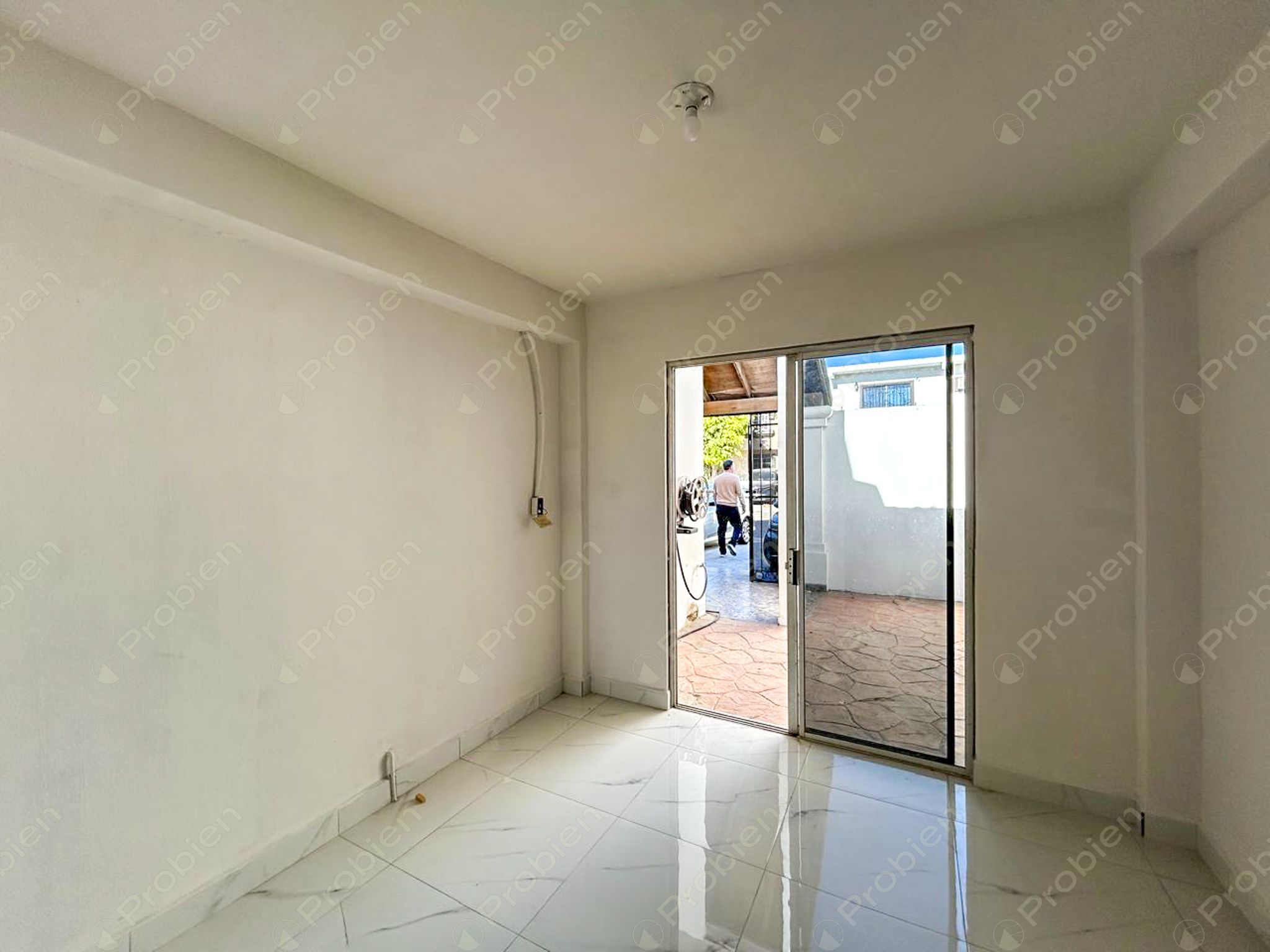 Casa en renta en Urbi Quinta Versalles en privada con 4 recámaras y seguridad - Foto 8 de 15