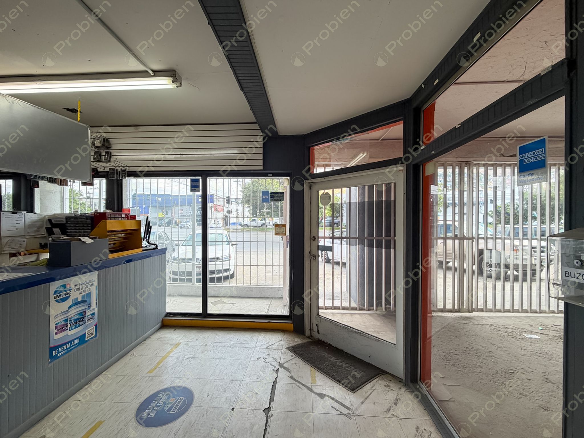Local comercial en renta sobre Avenida Insurgentes en Tijuana con amplia superficie - Foto 11 de 32