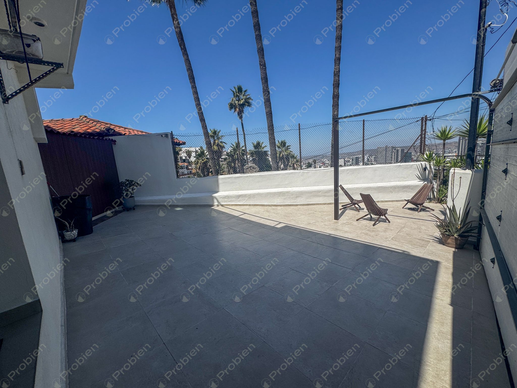 Casa en venta en Cubillas, privada de 3 niveles con terraza y vista a la ciudad - Foto 2 de 19