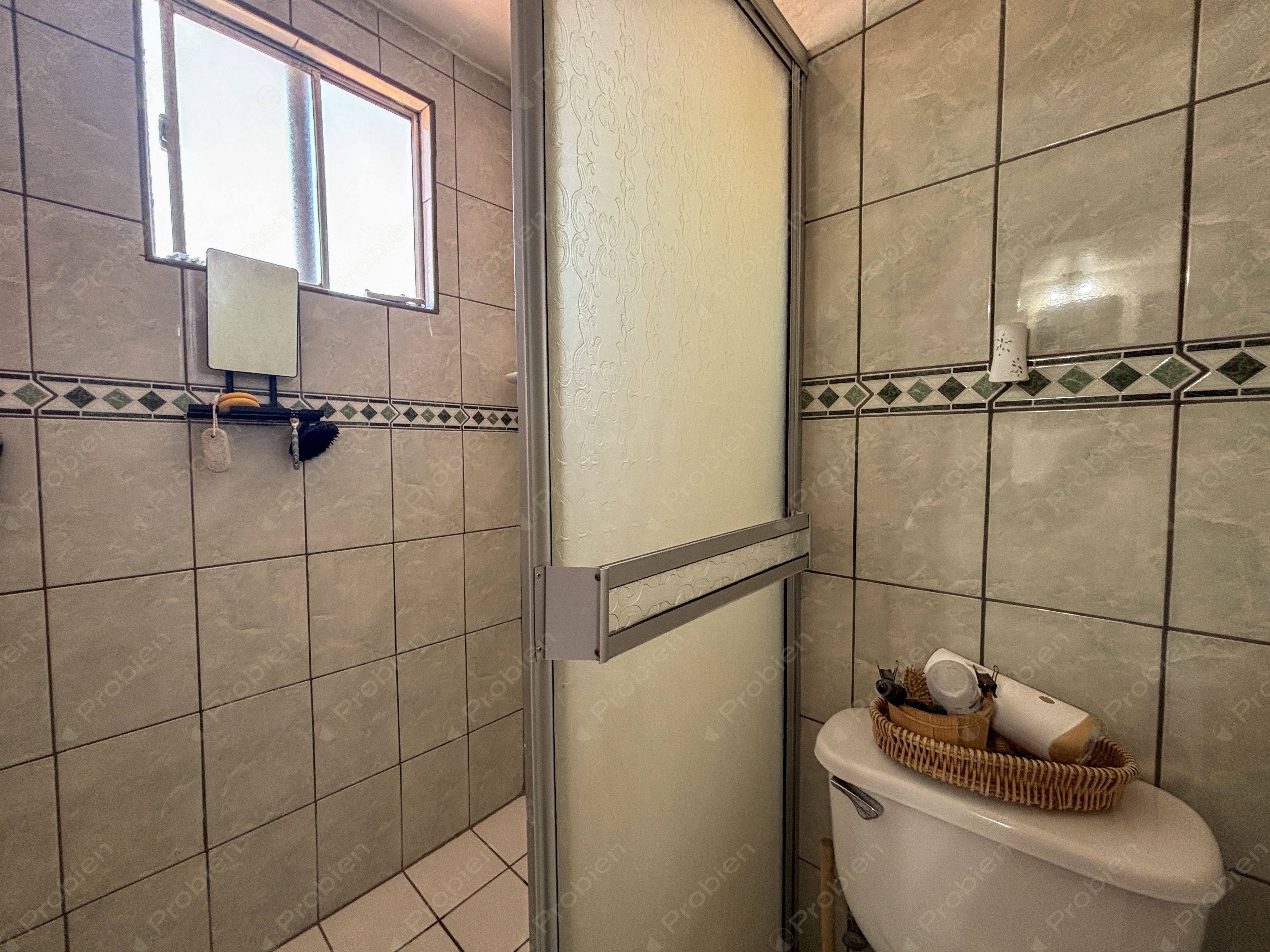 Casa en renta en Privada La Encantada Tijuana con rooftop y 5 recámaras - Foto 20 de 23