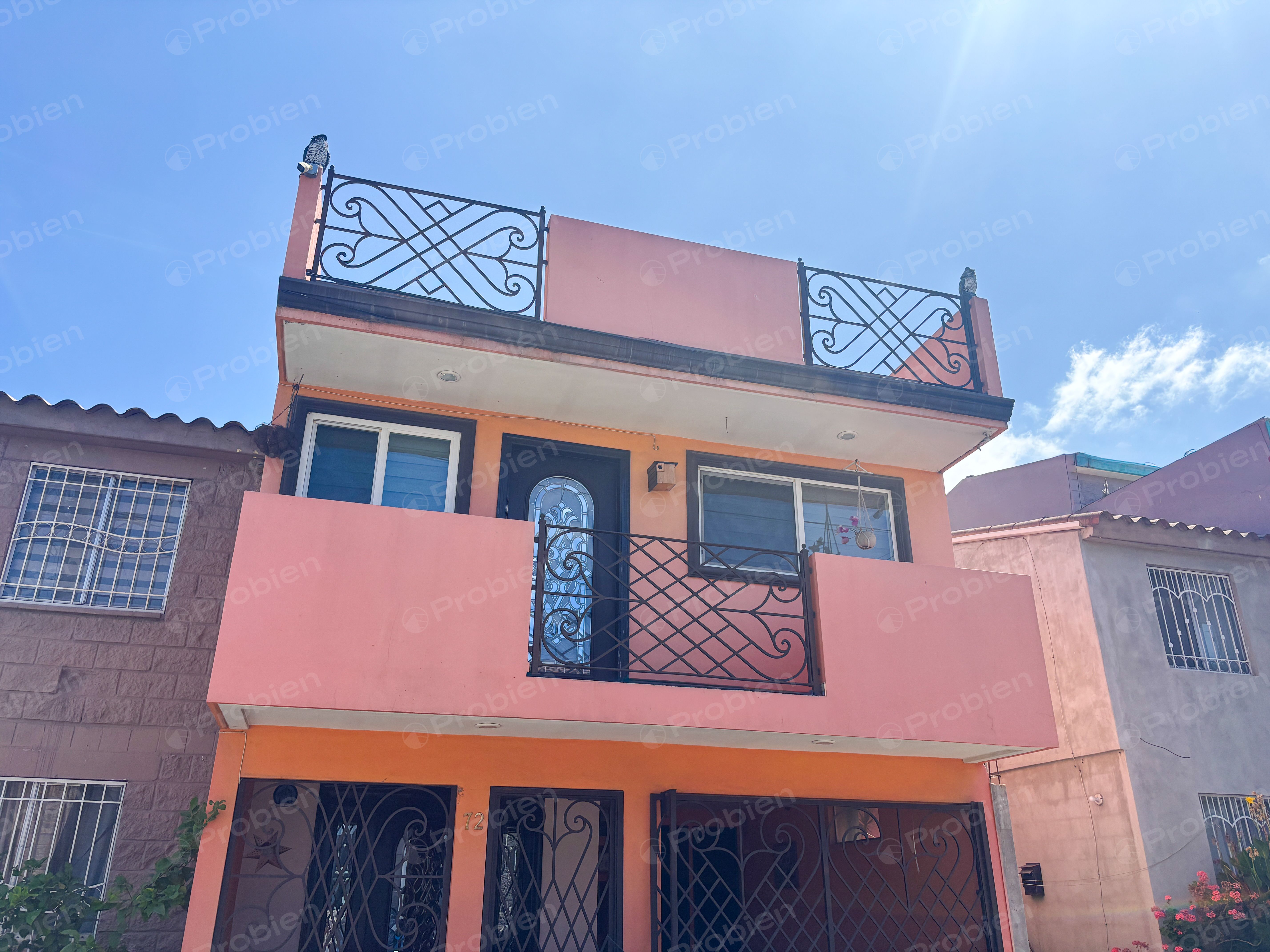 Casa en renta en Privada La Encantada Tijuana con rooftop y 5 recámaras - Foto 1 de 17