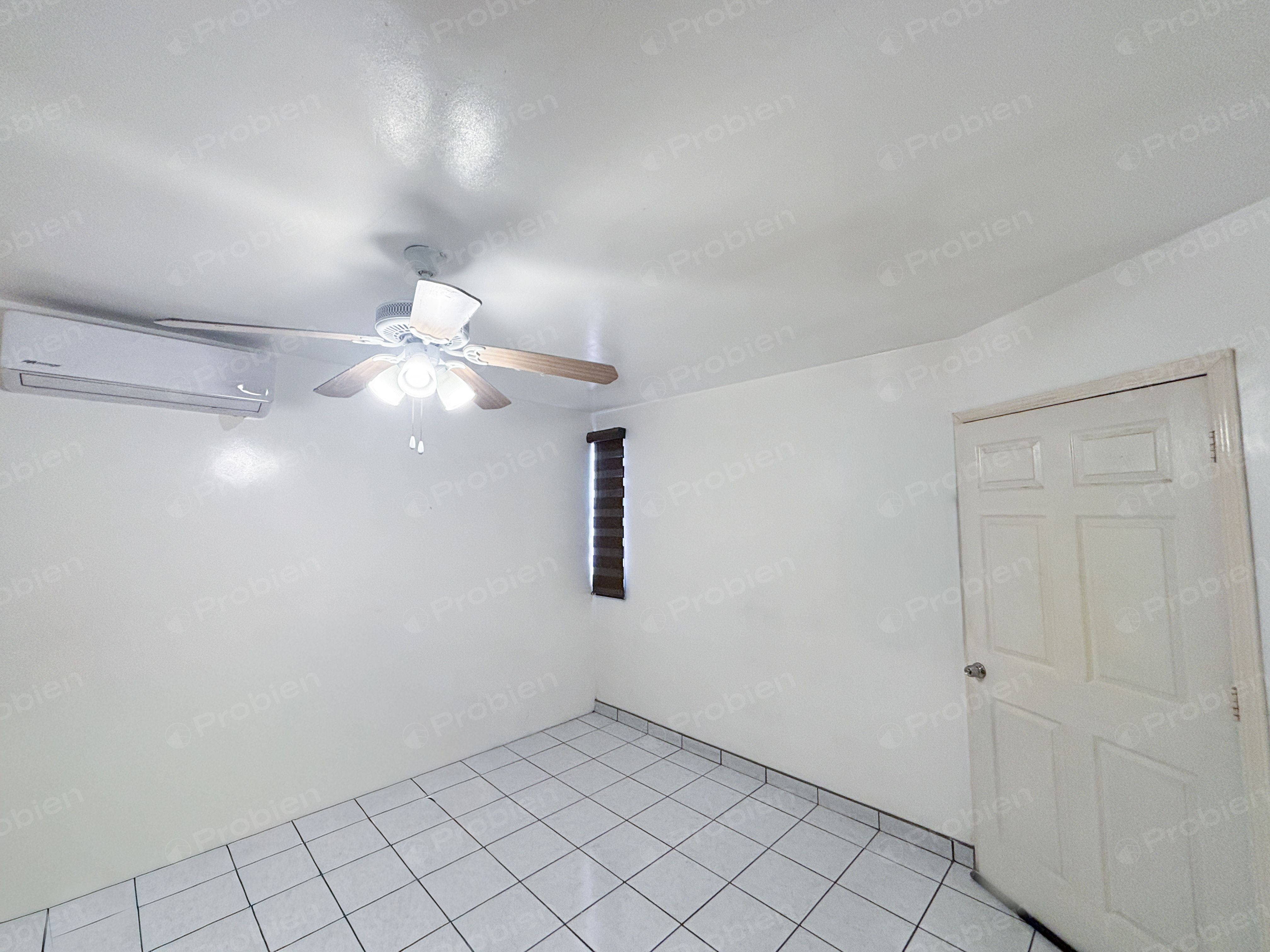 Casa en renta en Privada La Encantada Tijuana con rooftop y 5 recámaras - Foto 15 de 17