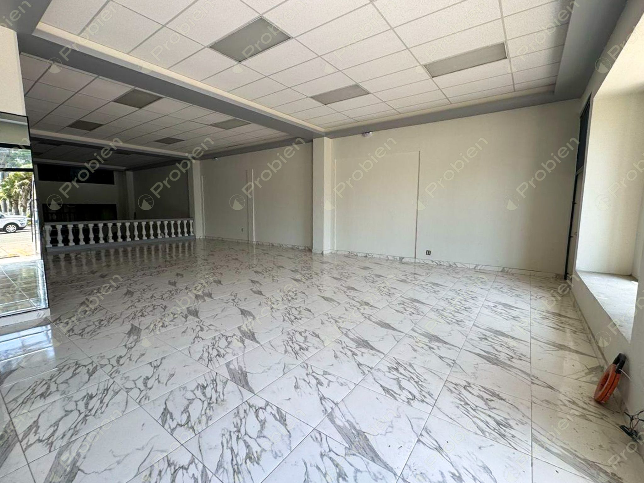 Local comercial en renta sobre Paseo Playas de Tijuana, avenida principal - Foto 2 de 6