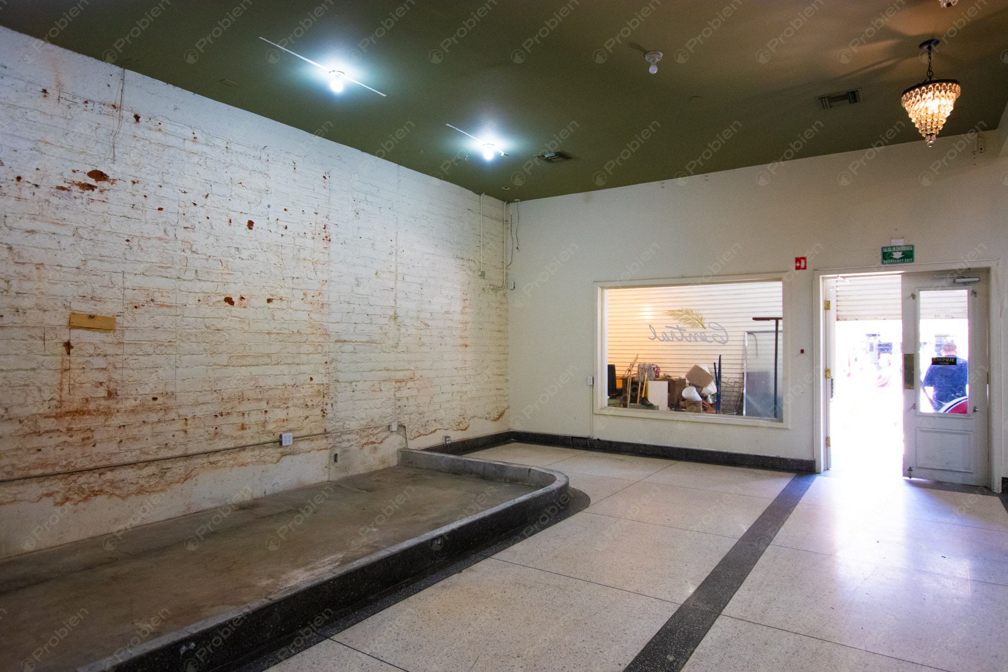 Local Comercial en Renta en Avenida Revolución – ¡Ubicación Estratégica! - Foto 6 de 22