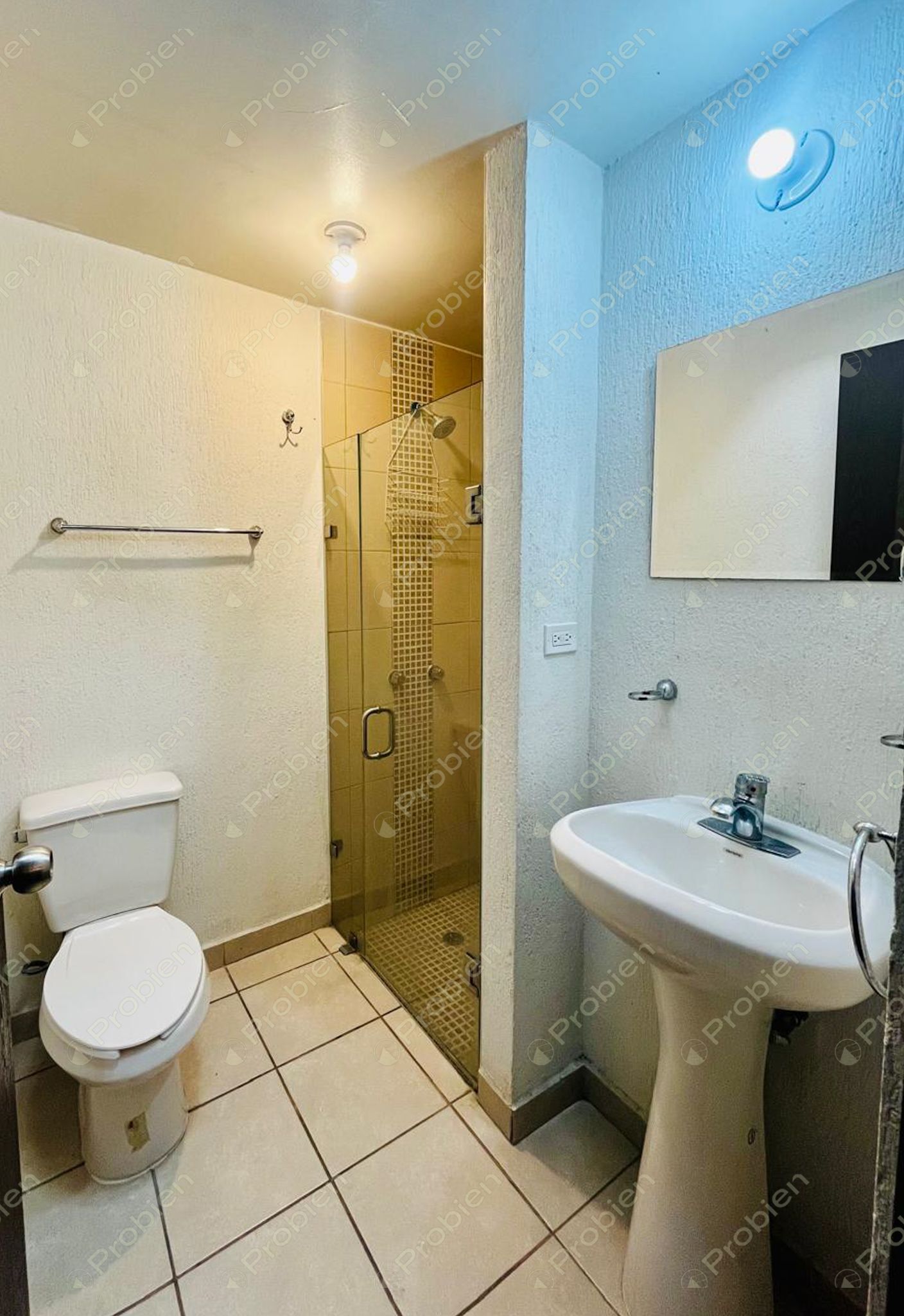 Casa en renta de 2 recámaras en Viñas del Mar, dentro de privada con amenidades - Foto 3 de 8