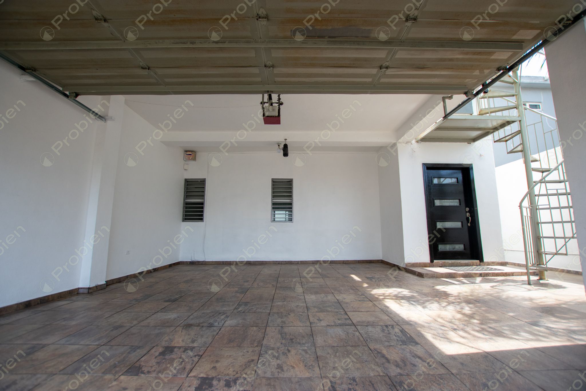 Casa en Renta en Vista Hermosa – Seguridad, Ubicación y Espacios Amplios - Foto 2 de 37