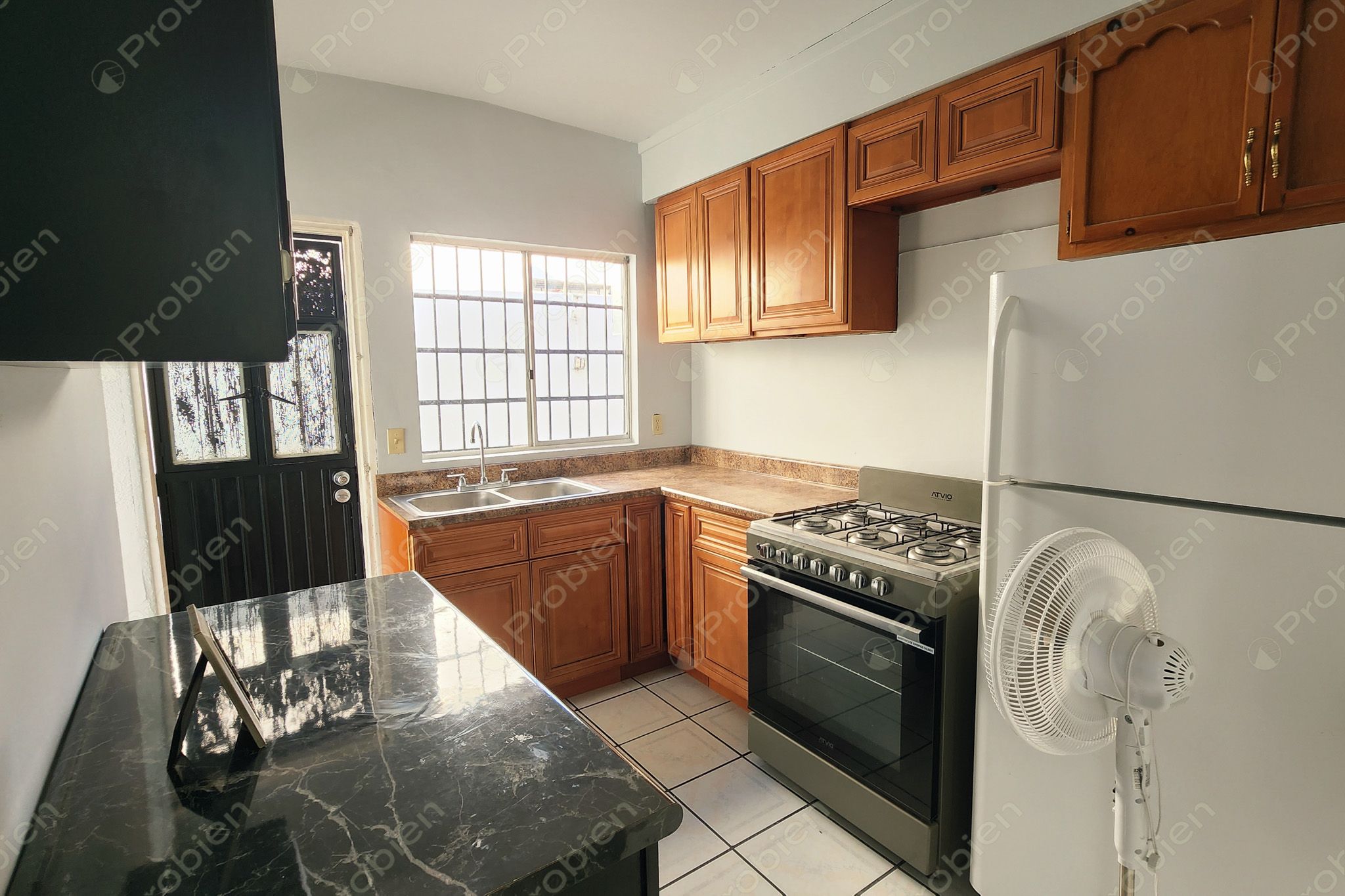 Casa renta en Playas de Tijuana, Calle del Volcán, con amplio patio - Foto 8 de 32