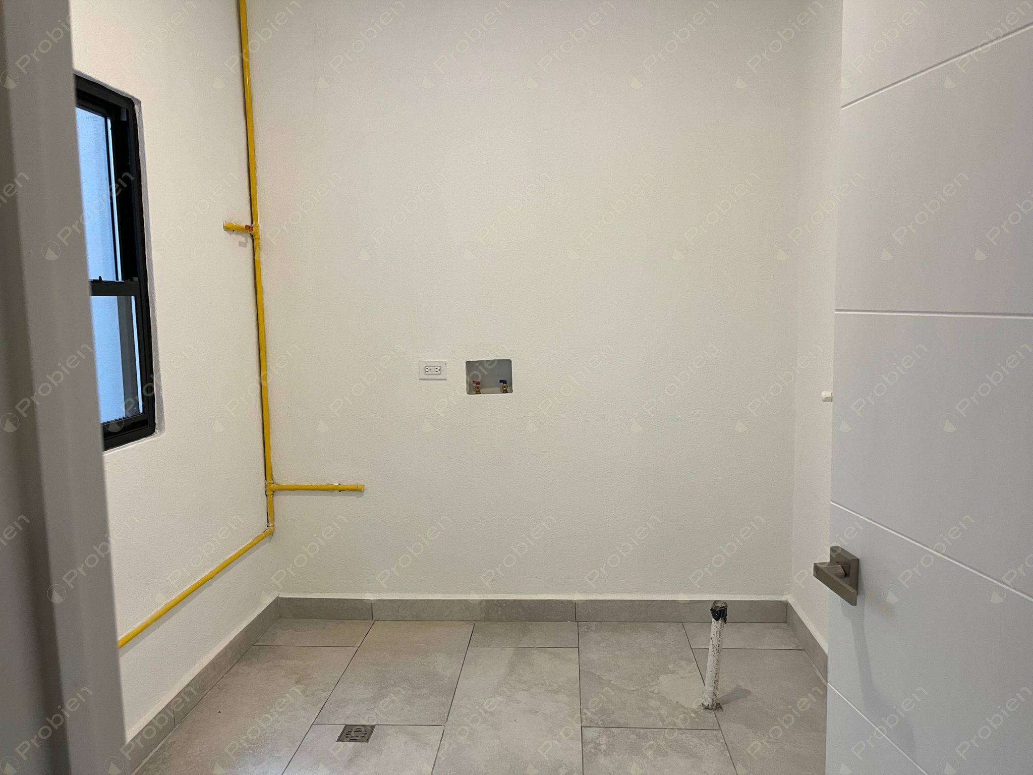 Casa nueva en renta en Uptown, Tijuana – Privada con alberca y seguridad - Foto 11 de 24