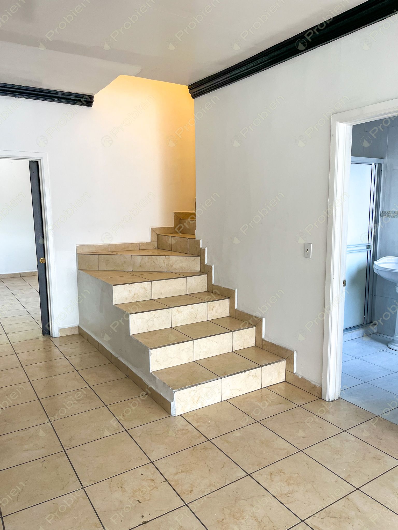 Departamento en renta en Lomas Hipódromo Tijuana con terraza y 4 recámaras - Foto 7 de 16