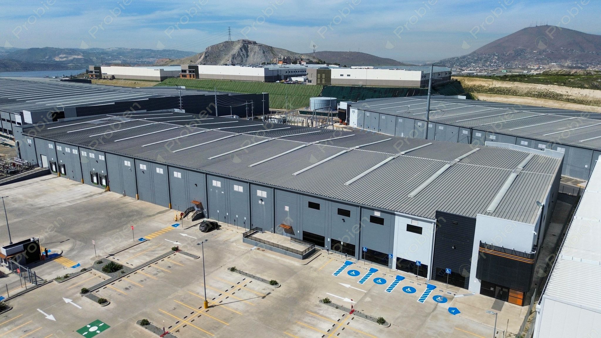 101,228 S.F. / Industrial Stand Alone Building / Tijuana / Submarket Florido - Blvd. 2000 - Foto 1 de 7