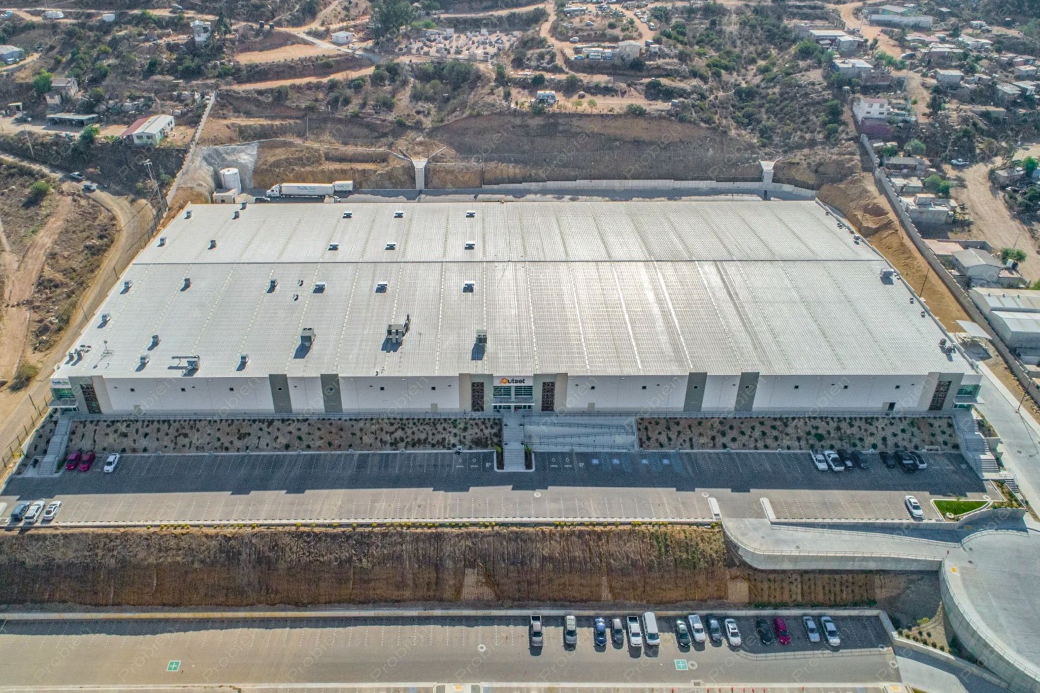 48,438 S.Q. F.T. / Industrial Multi-Tenant Building / Tijuana / Submarket Blvd. 2000 - Foto 1 de 5