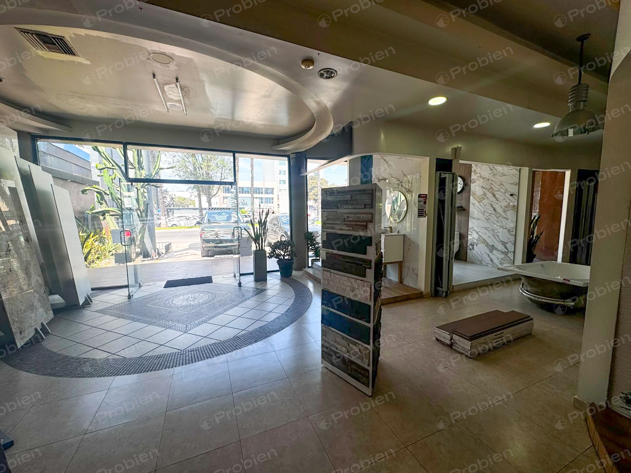 Local Comercial en Renta de 611 m² en Zona Río, Tijuana - Foto 6 de 9