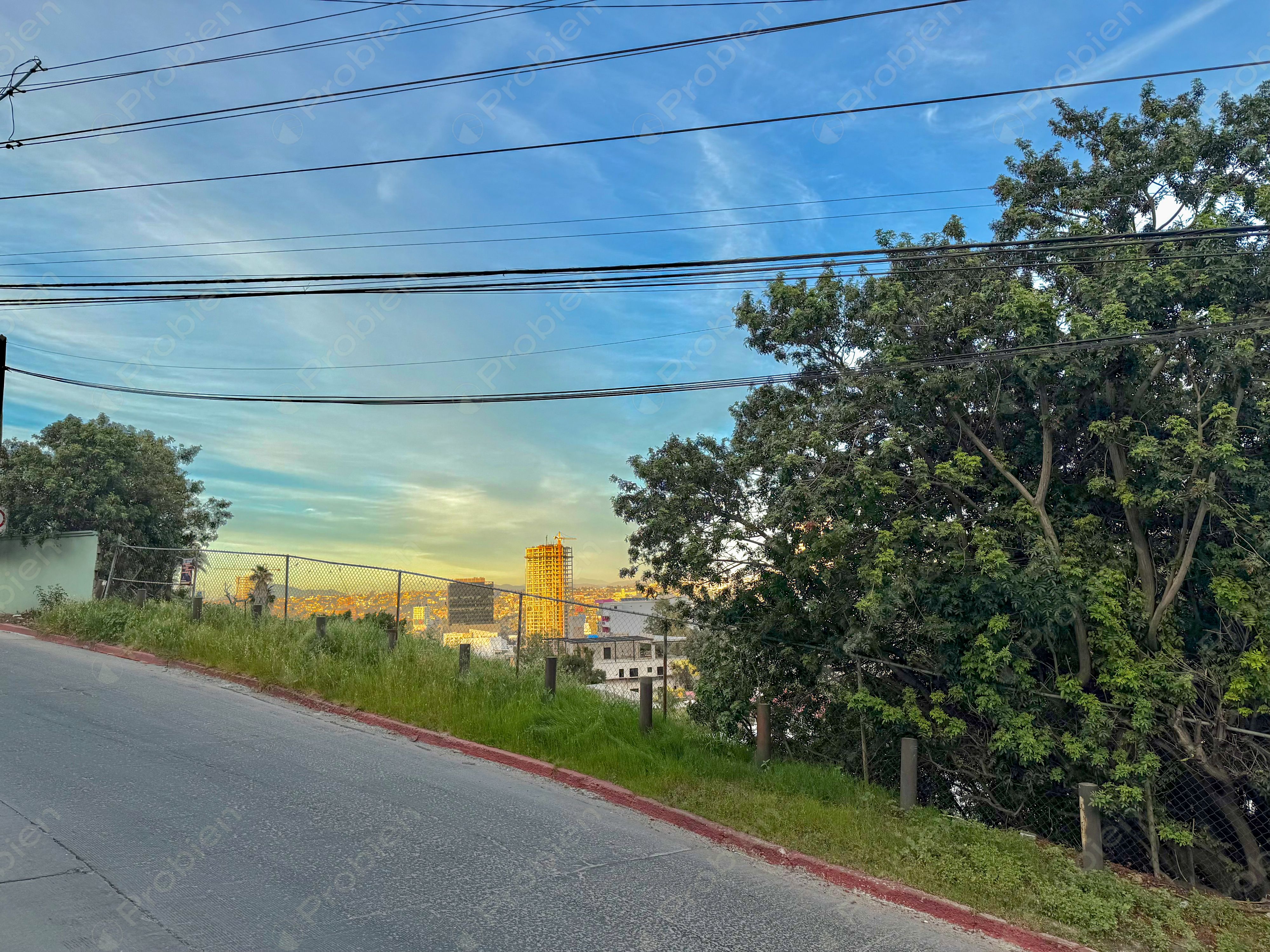 Terreno con vista espectacular en Venta - Ideal para departamentos en Cubillas Sur