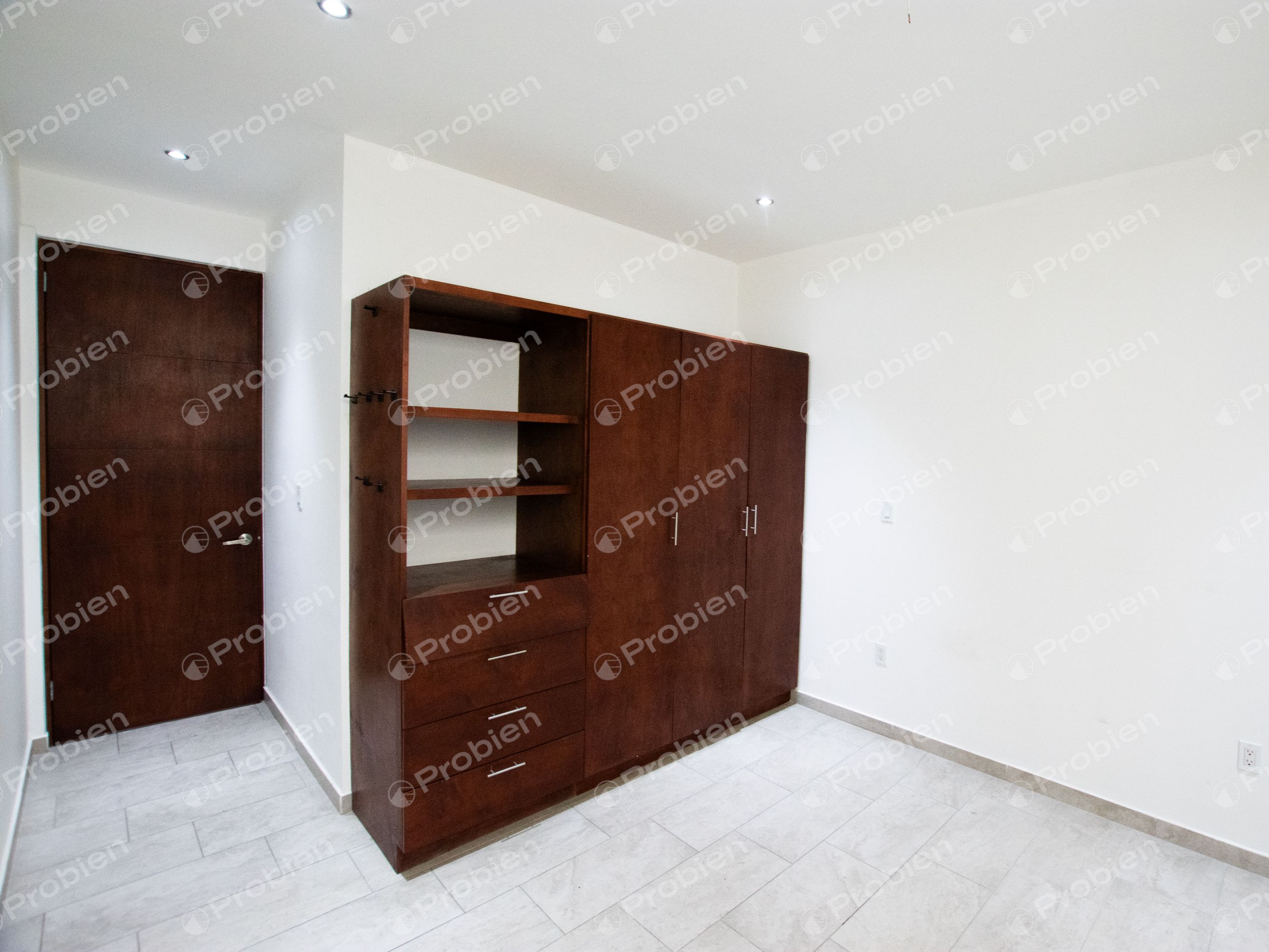 Casa en Venta en Ermita Sur | 3 Recámaras, Área Flex, Terraza y Vistas a la Ciudad - Foto 12 de 31