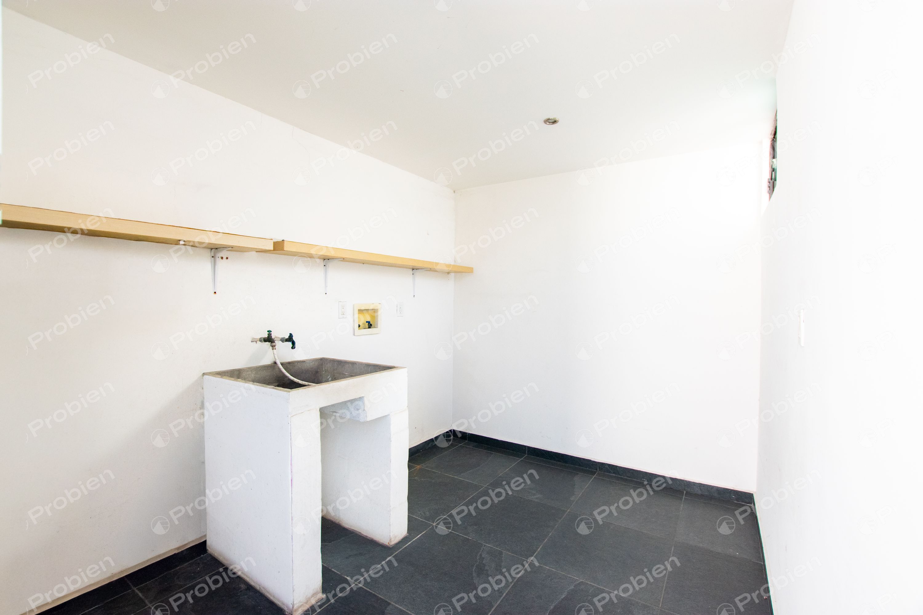 Casa en Venta en Ermita Sur | 3 Recámaras, Área Flex, Terraza y Vistas a la Ciudad - Foto 23 de 31
