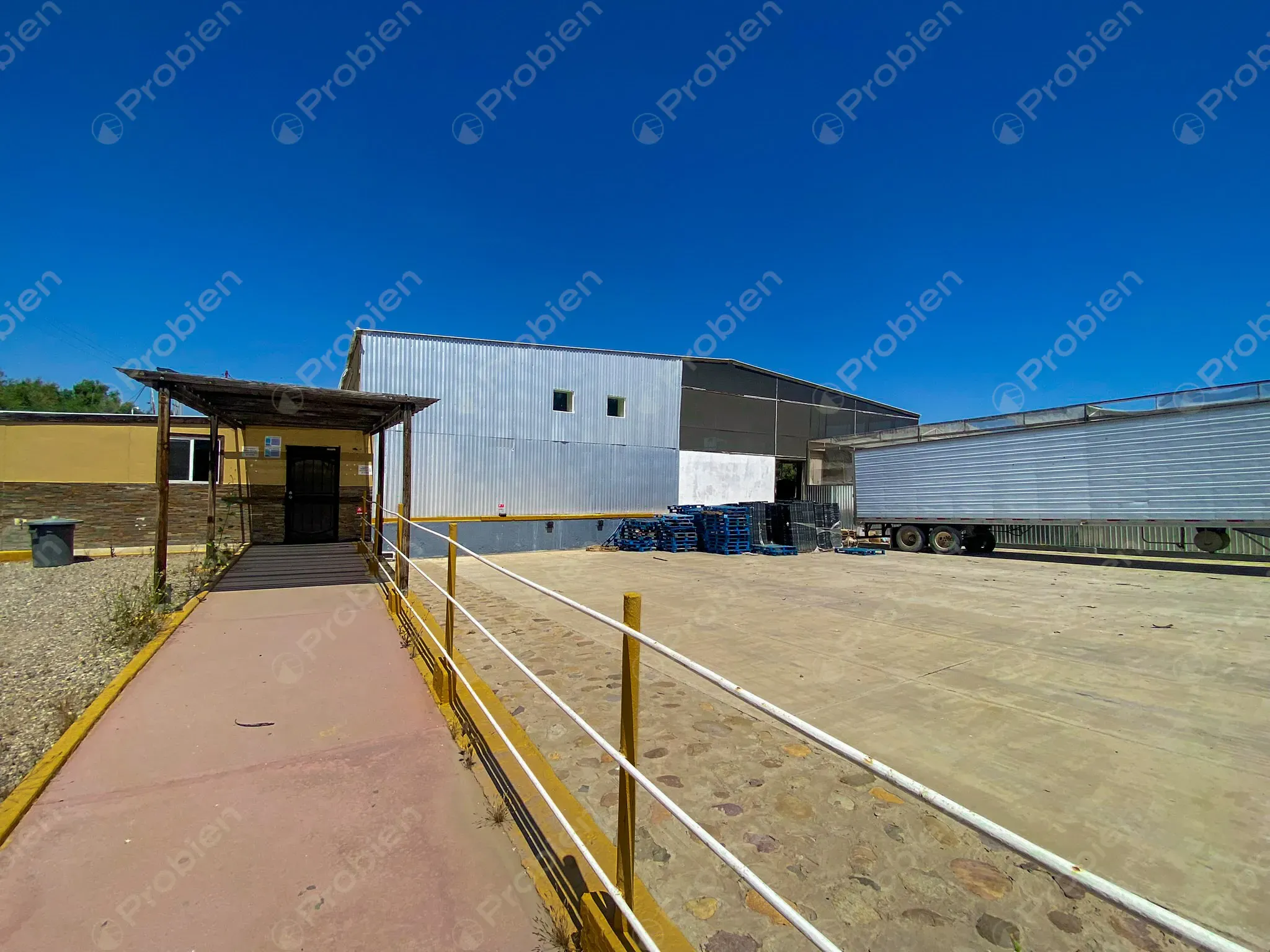 Bodega en Venta - En Valle de las Palmas - Foto 7 de 27