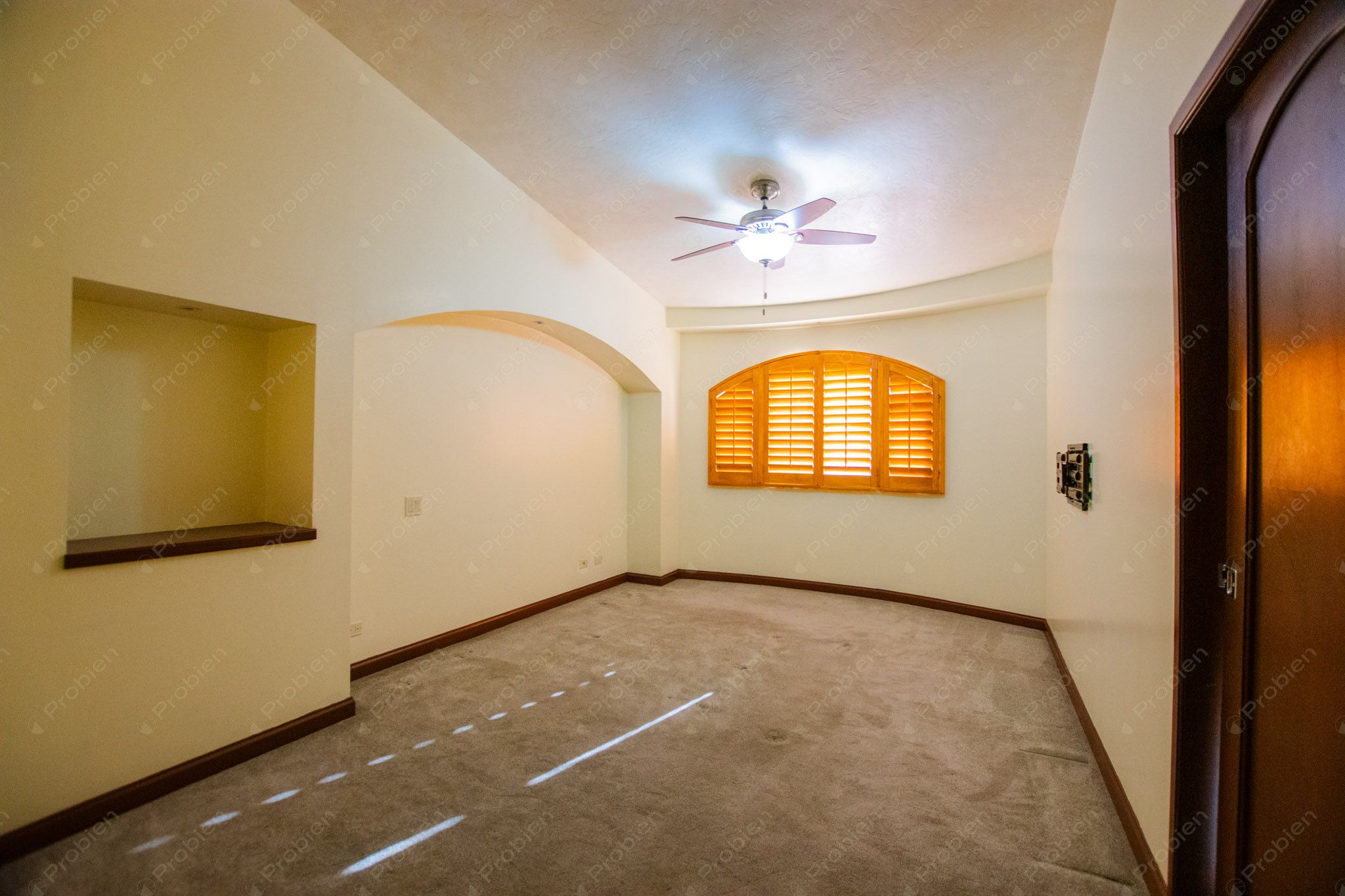 Casa en Venta en Puerta de Hierro – Estilo Californiano en Privada Exclusiva - Foto 10 de 27